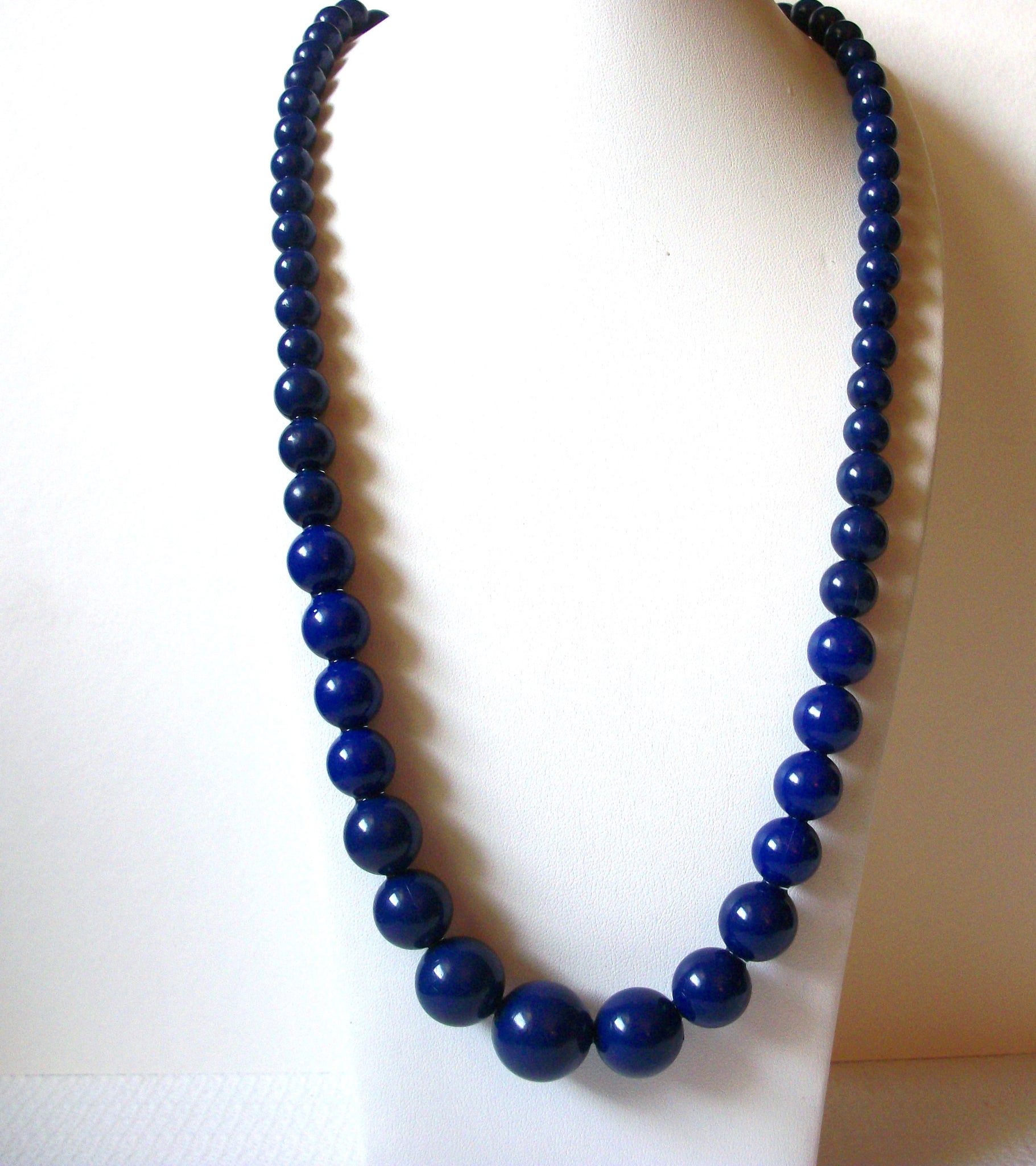 Retro Dark Blue Necklace 90320