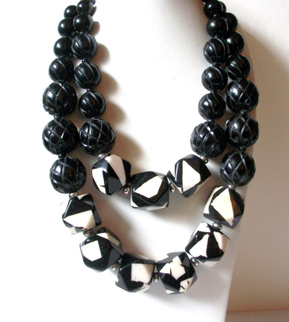 CHICO`s Vintage Black White Necklace 90420