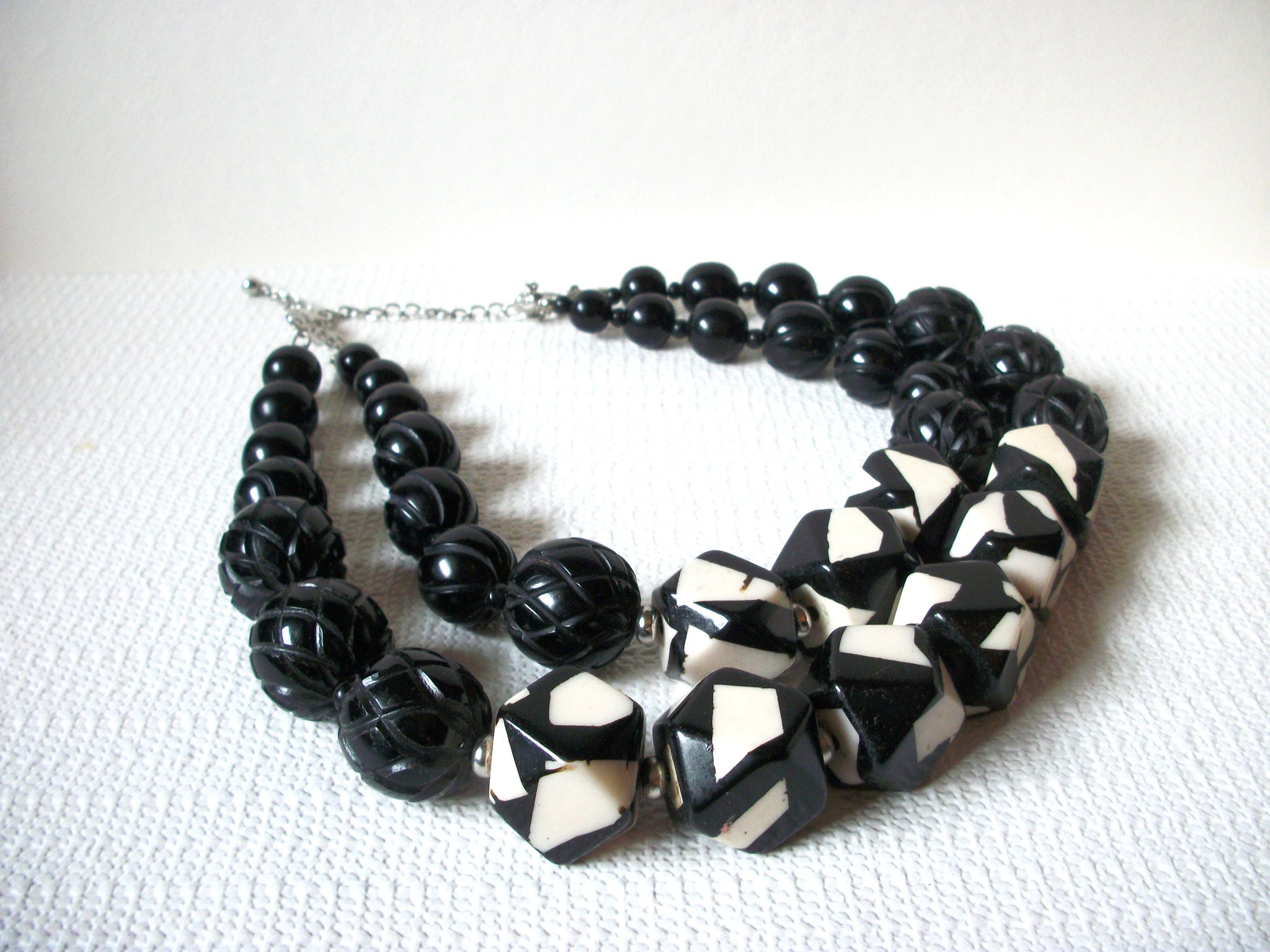 CHICO`s Vintage Black White Necklace 90420