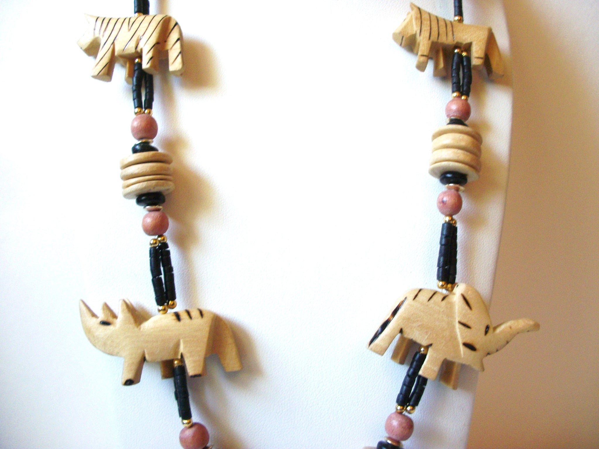 African Carved Wood Animals Necklace 90520