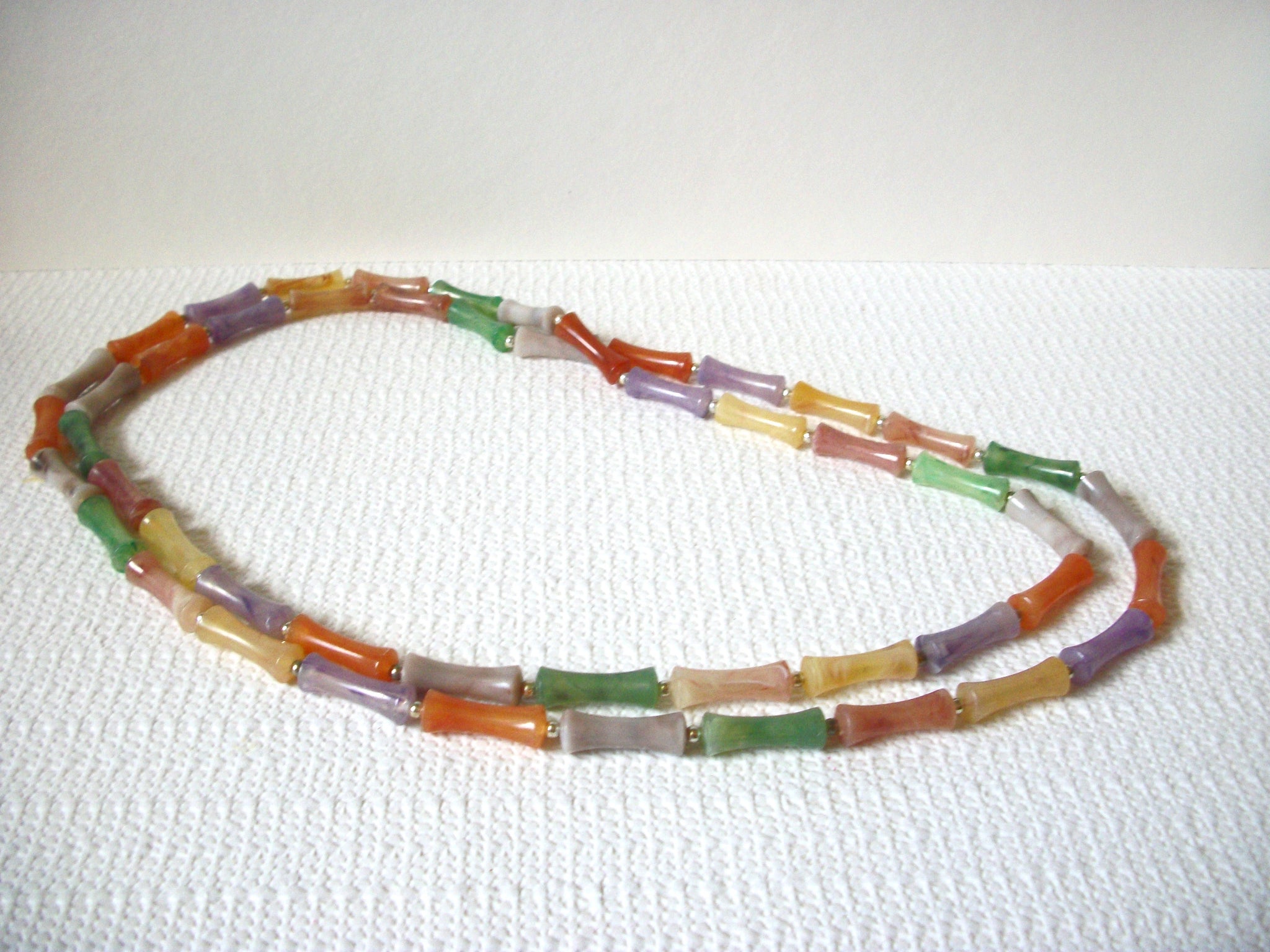 Vintage Lucite Necklace 90520