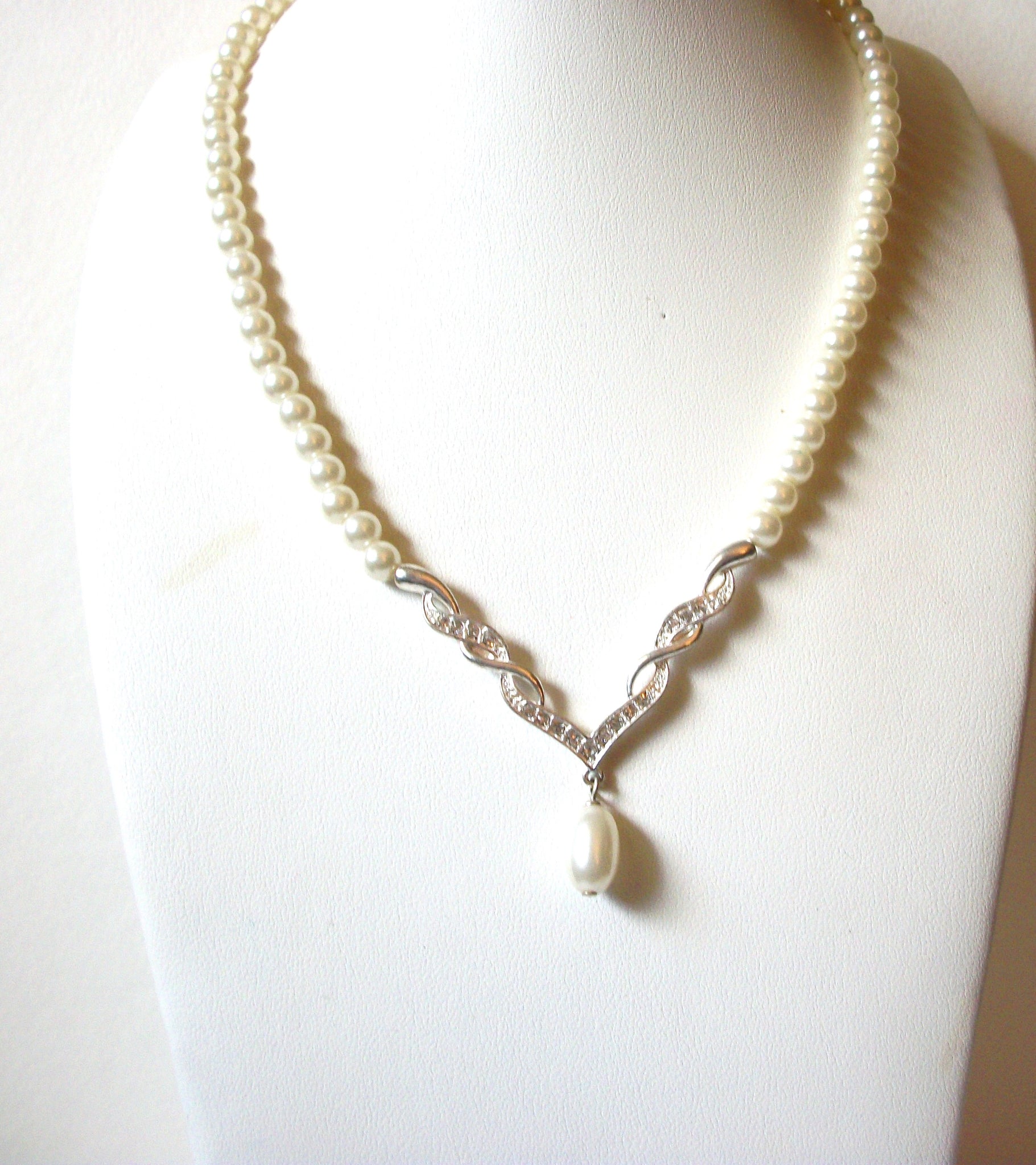 Avon Necklace With 3 Heart Shaped Pearls Gold Chain New | eBay