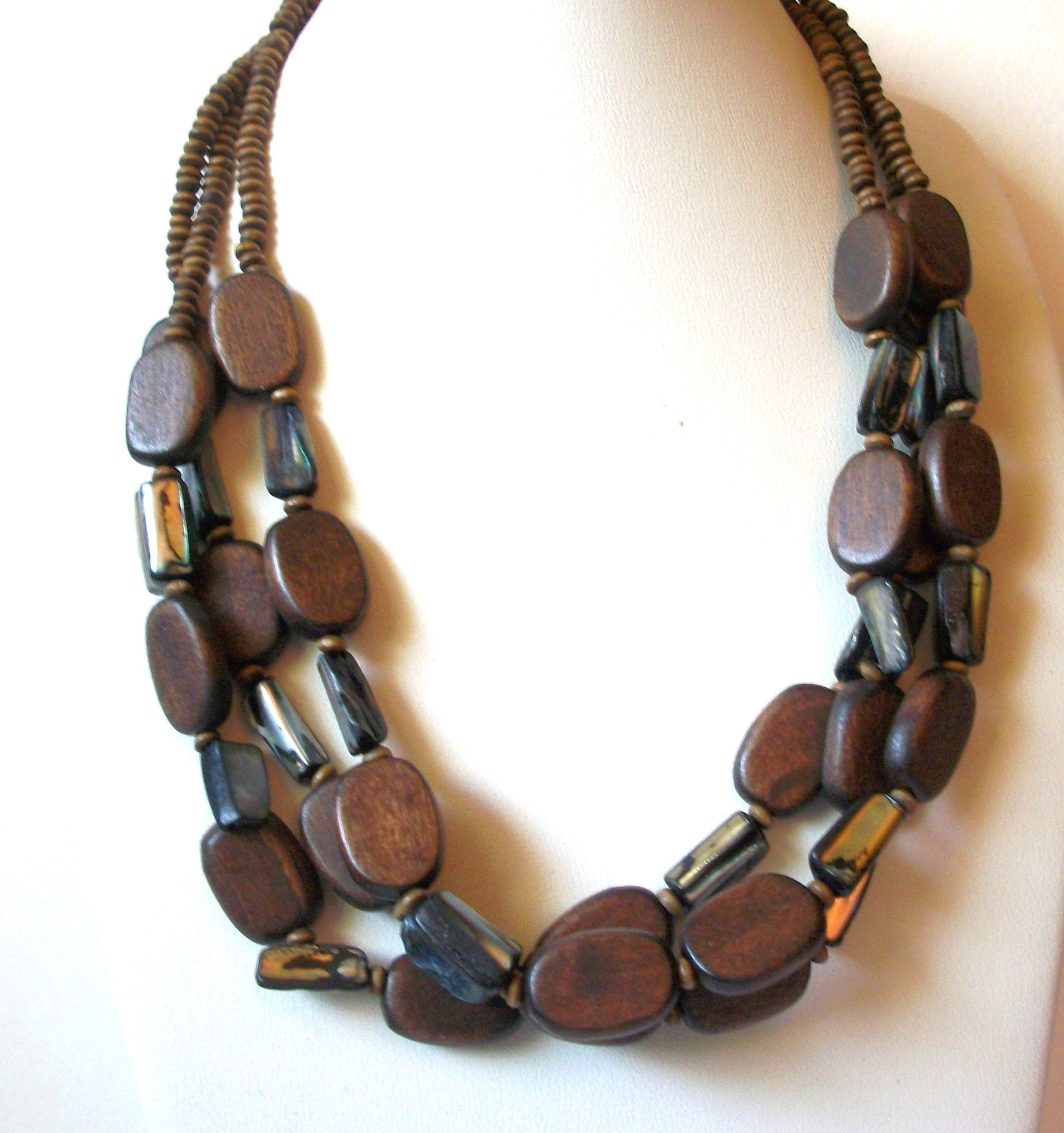 Bohemian Wood Shell Necklace 90820