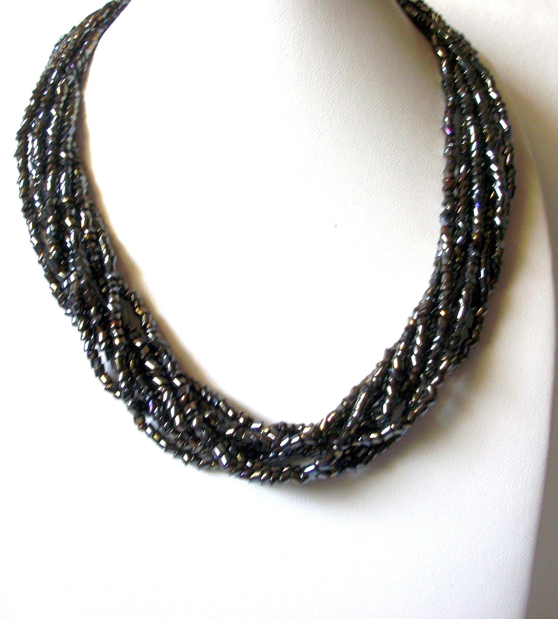 Retro Dark Grey Iridescent Glass Beads Necklace 90920