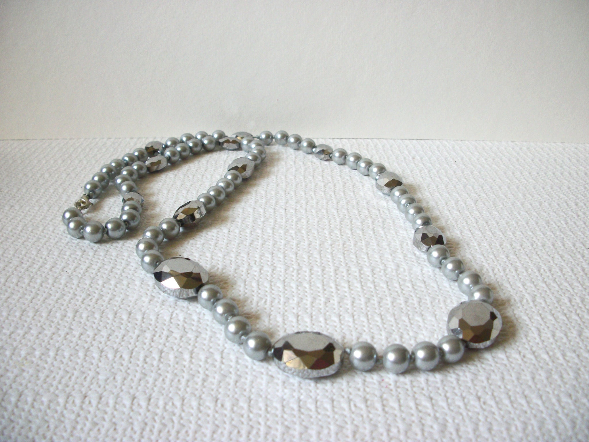 Retro Silver Grey Glass Necklace 91420