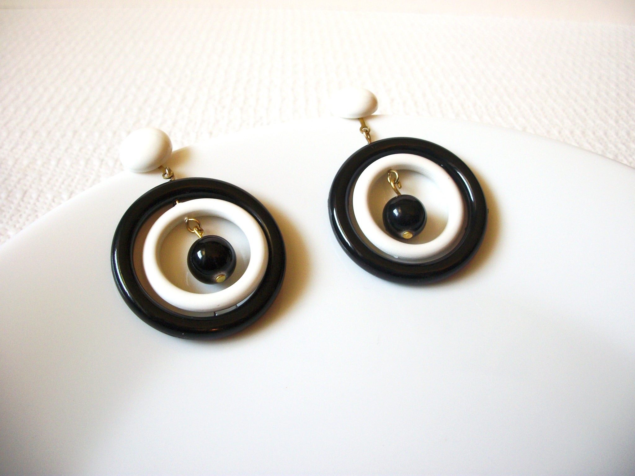 Retro Black White Earrings 91320