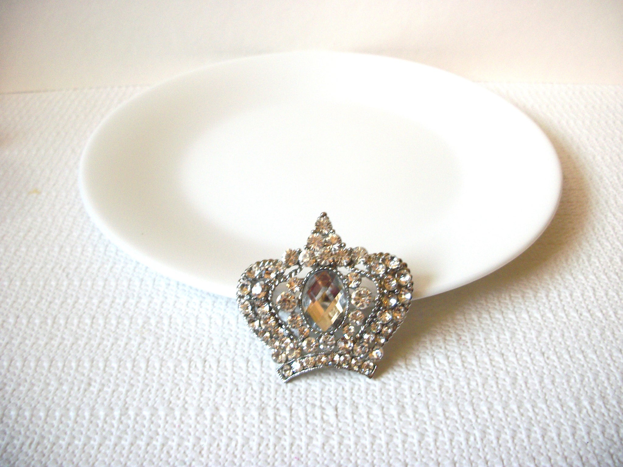 Vintage Clear Rhinestones Crown Queen Brooch Pin 91320