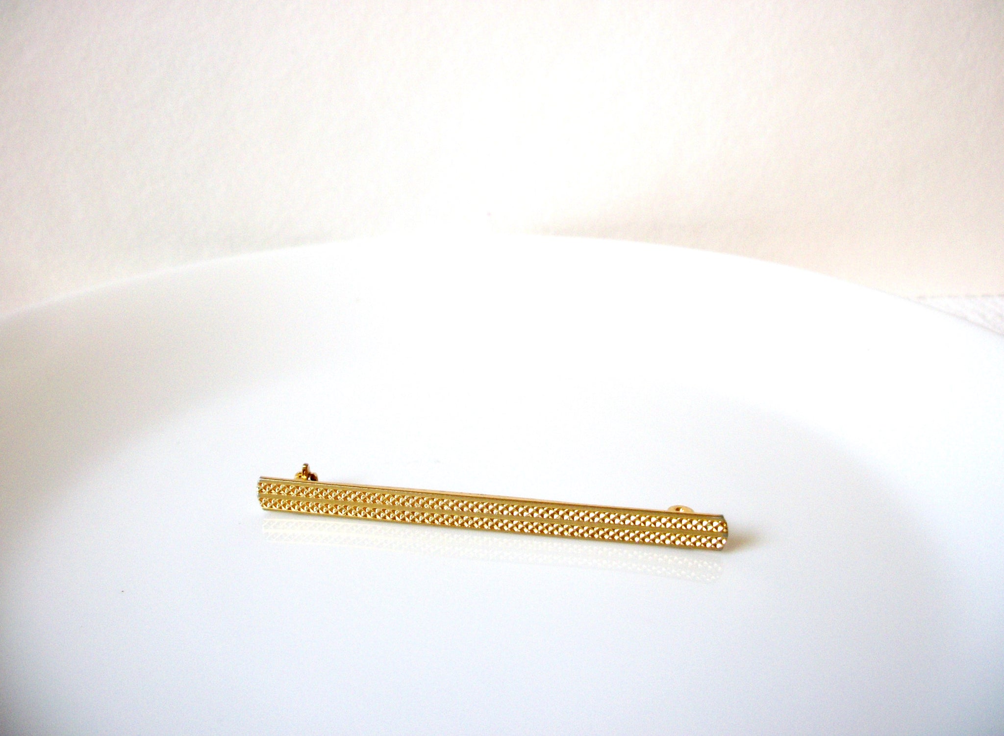 Vintage Gold Toned Bar Pin Brooch 91420