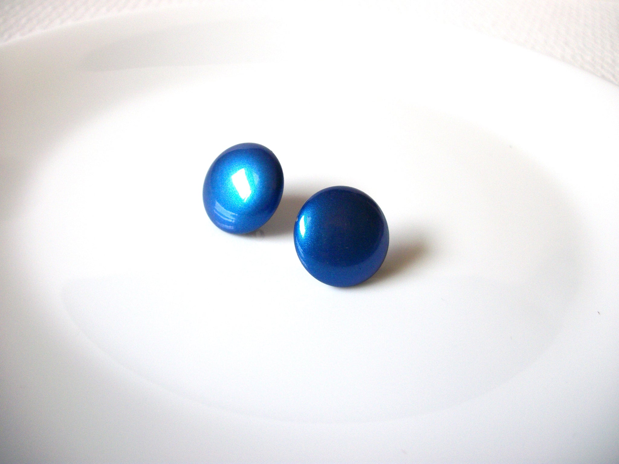 Retro Blue Button Dome Earrings 91420