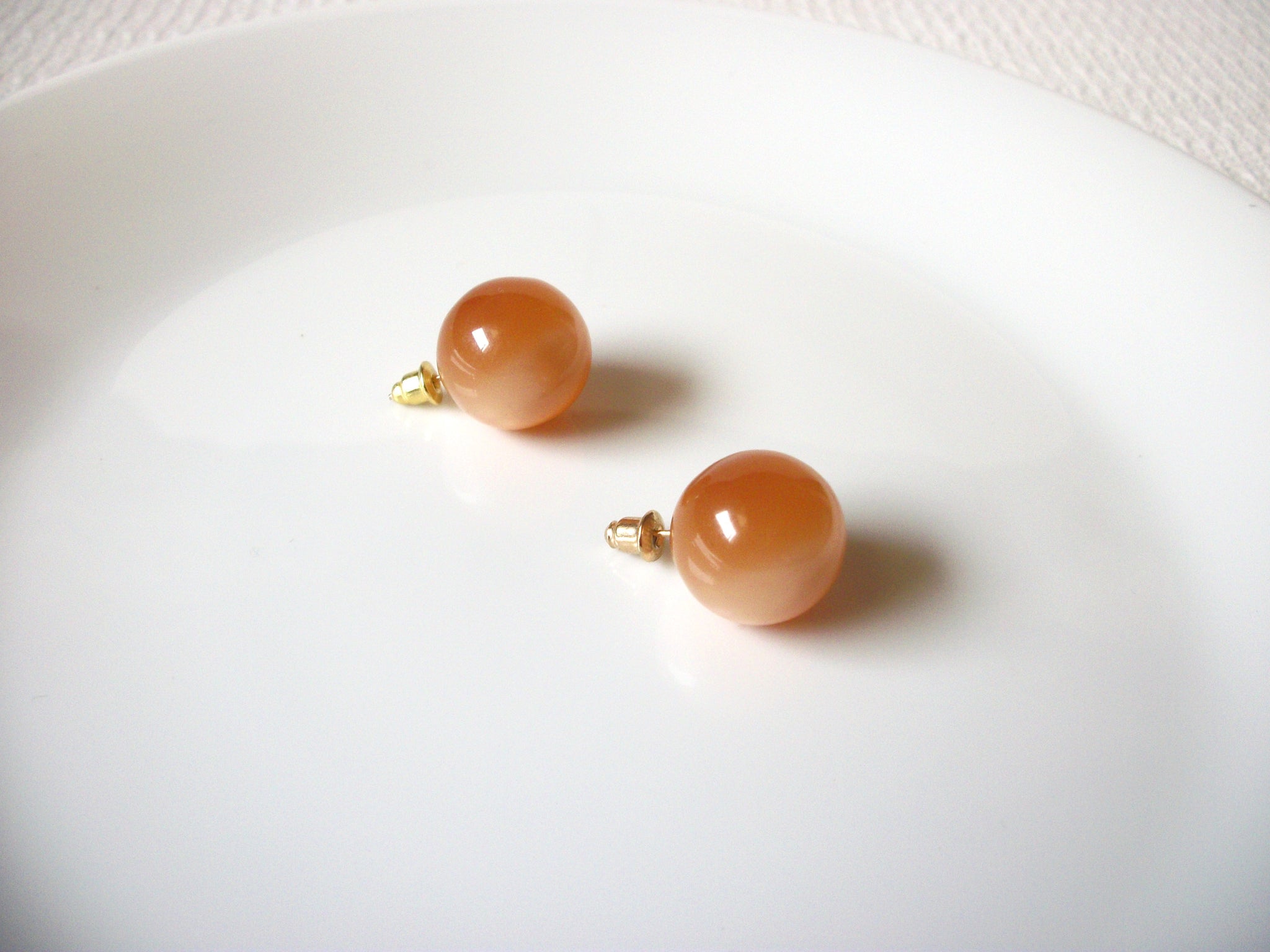 Vintage Champagne Gold Lucite Button Earrings 91420