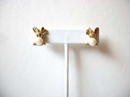 Vintage AVON Pearl Bunny Earrings 91420