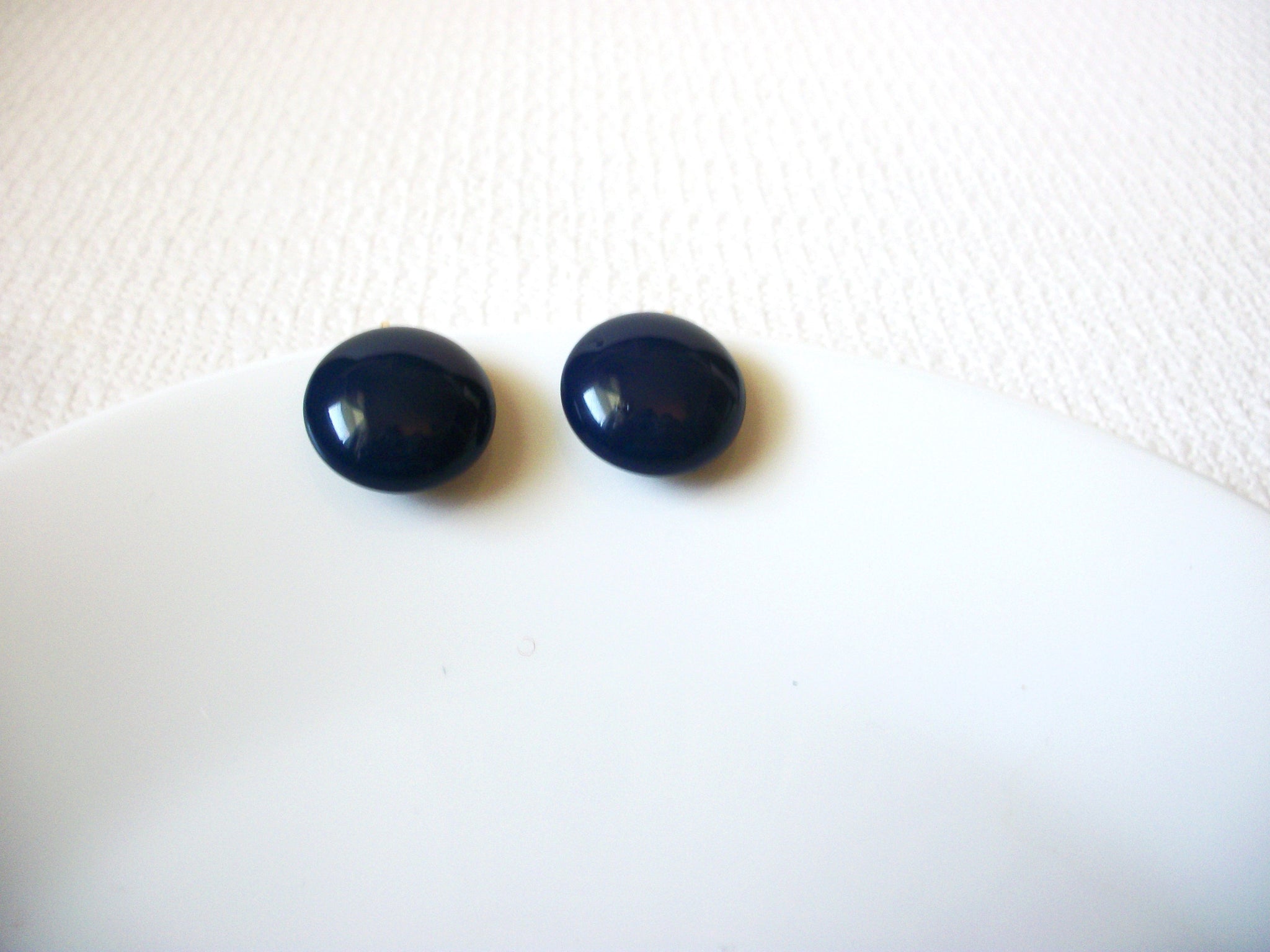 Vintage Dark Blue Lucite Earrings 91520