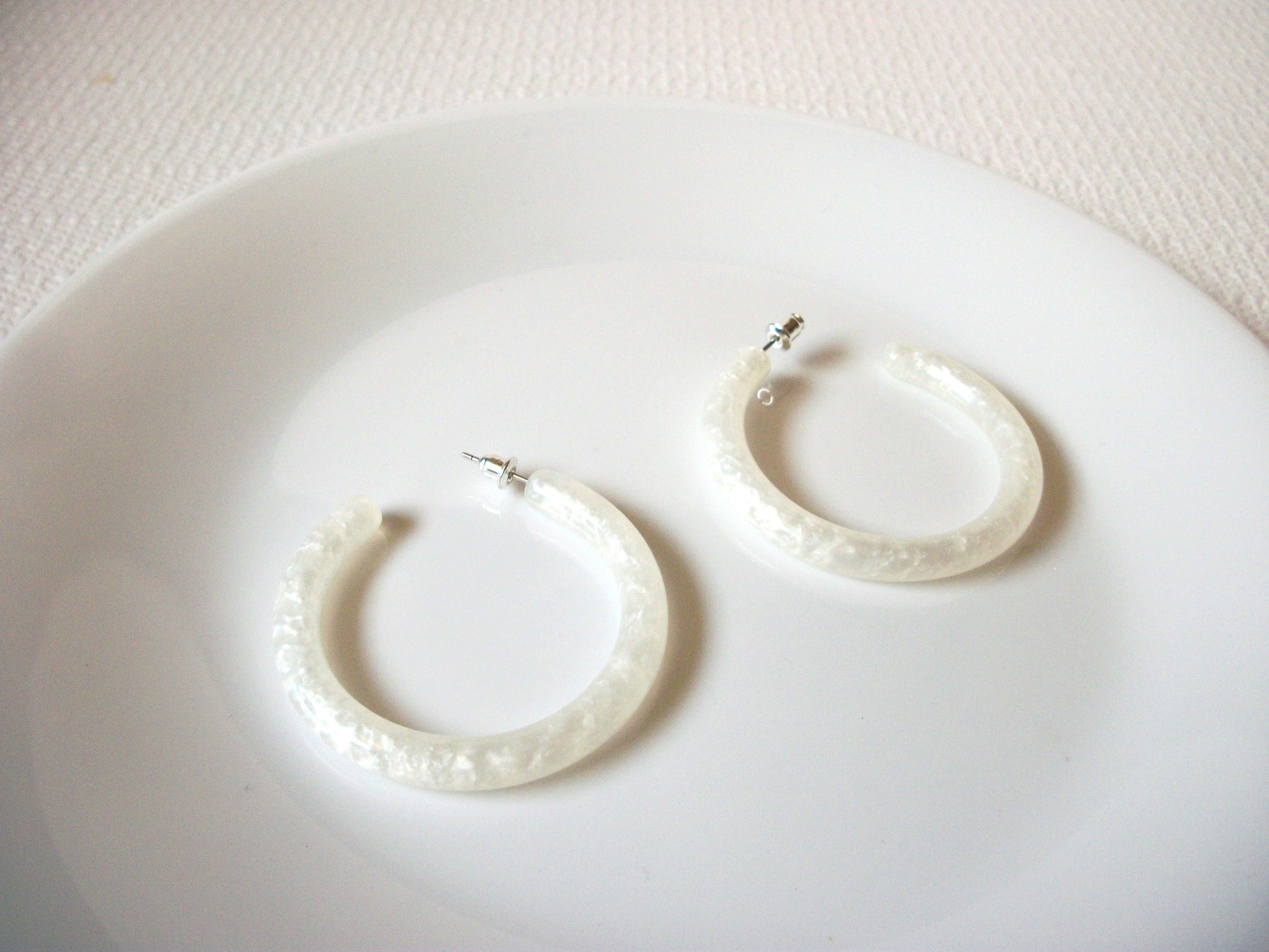 Retro Frosted Lucite Hoop Earrings 91620