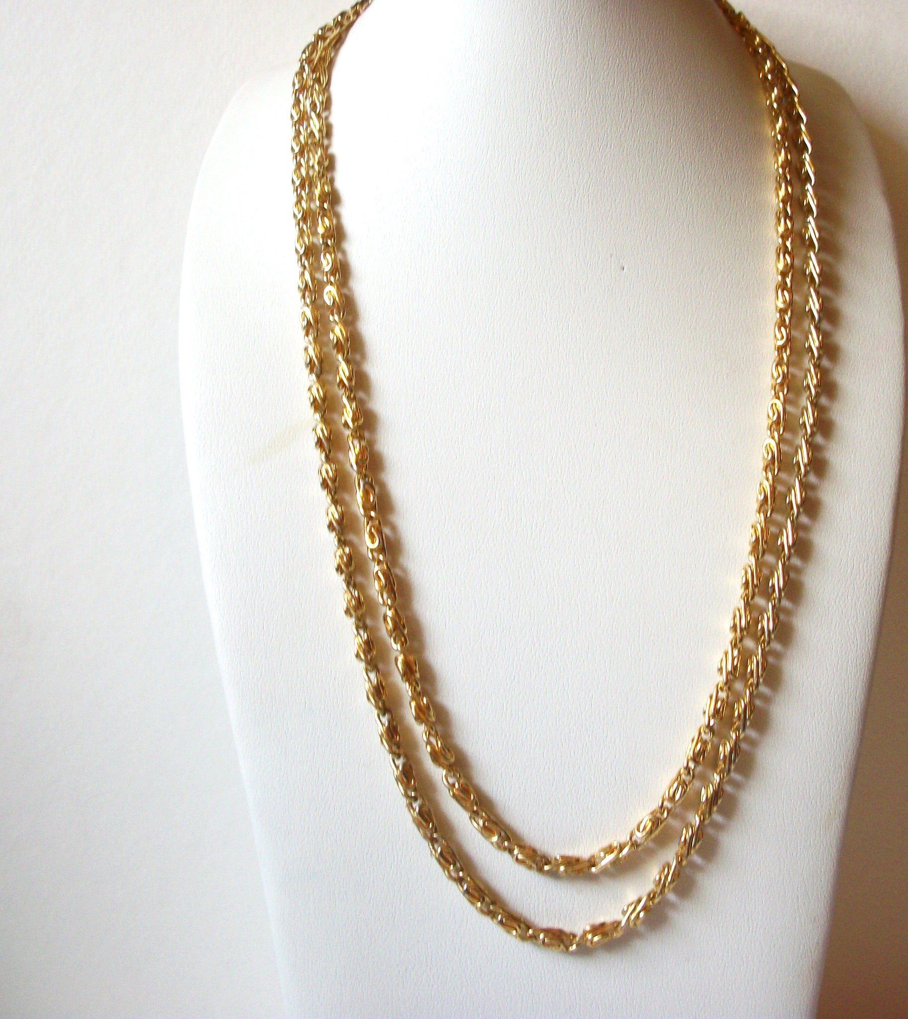 Retro 44 Inch Gold Toned Necklace 91720