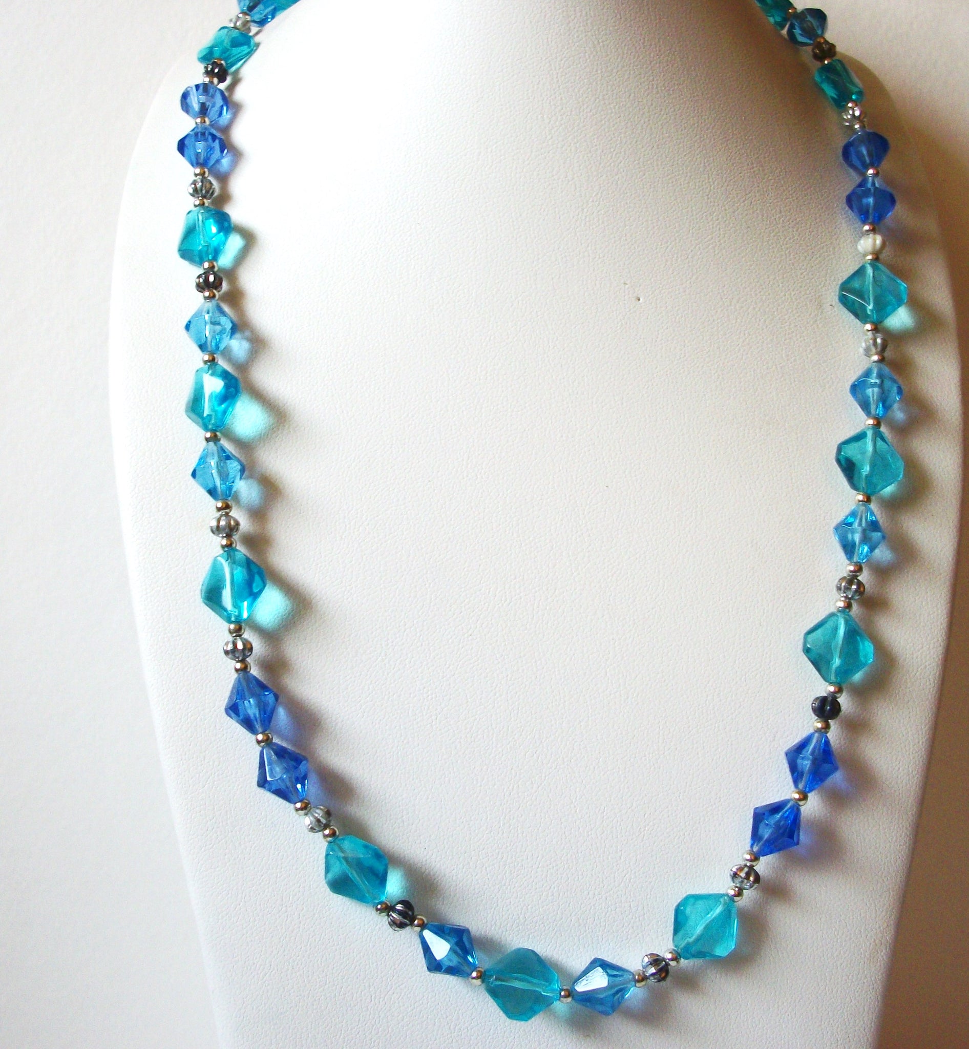 Vintage Blue Beaded Necklace 91620