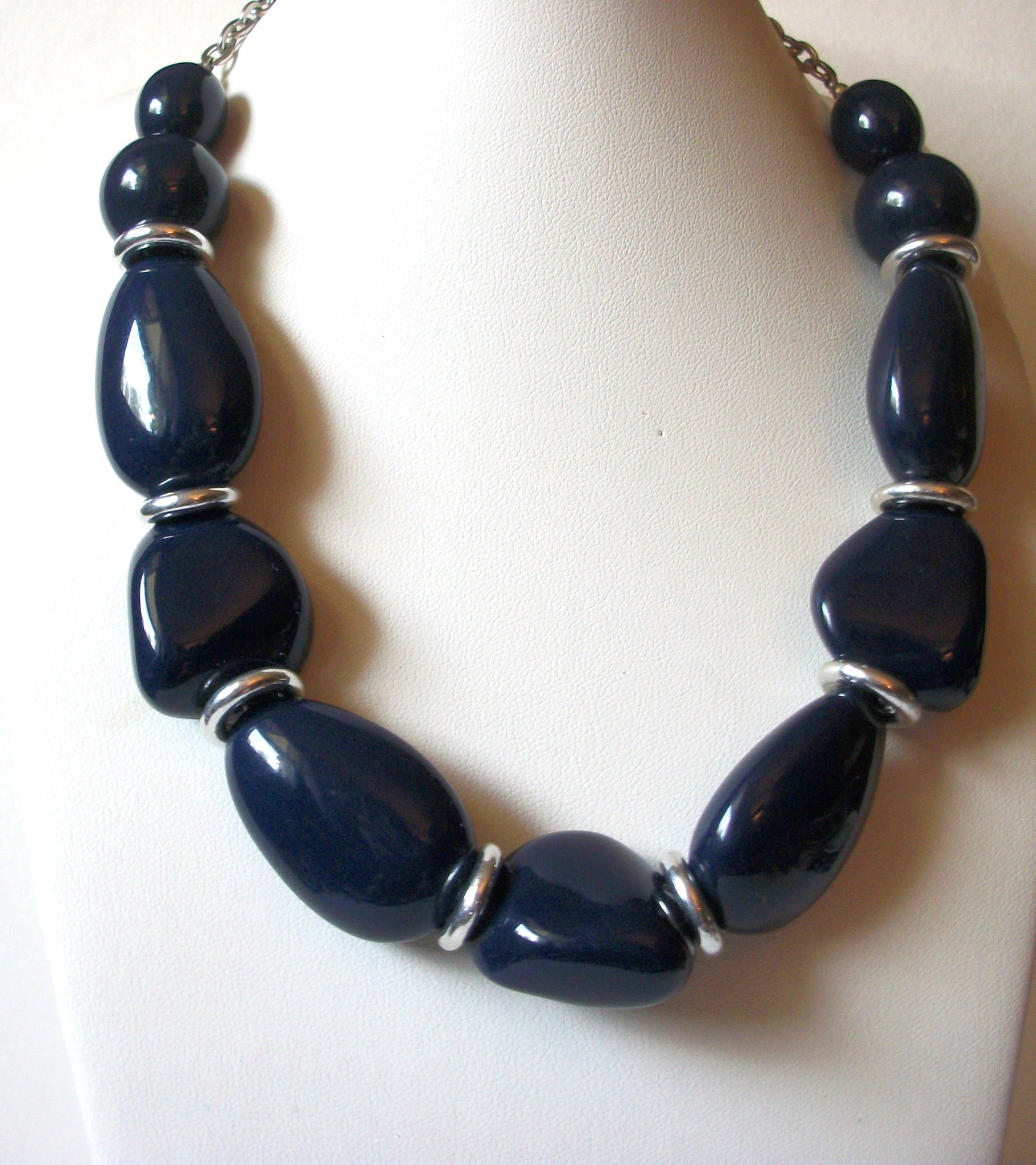 Retro Dark Blue Lucite Necklace 91720