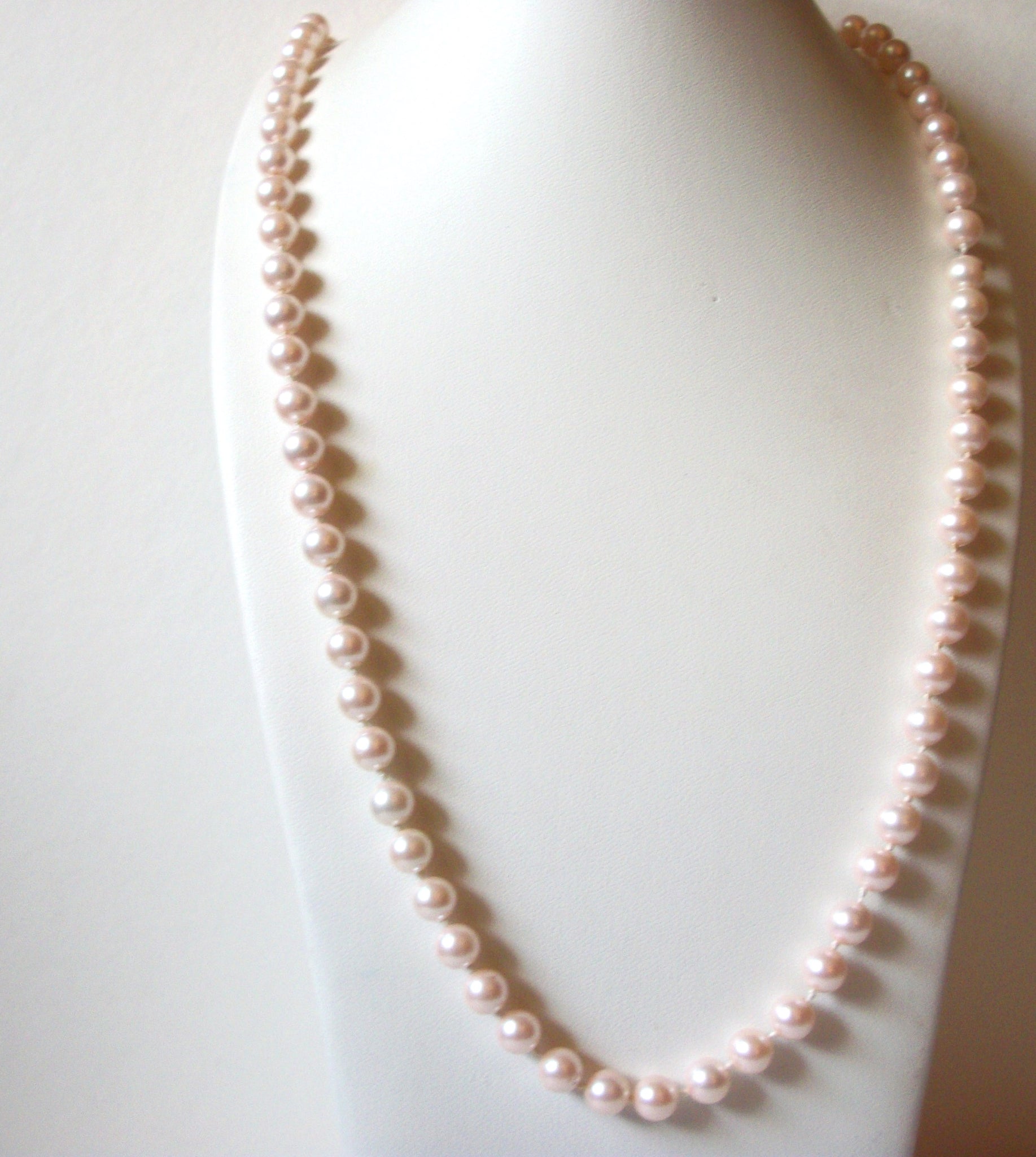 Vintage Pale Pink Glass Pearl Necklace 91720