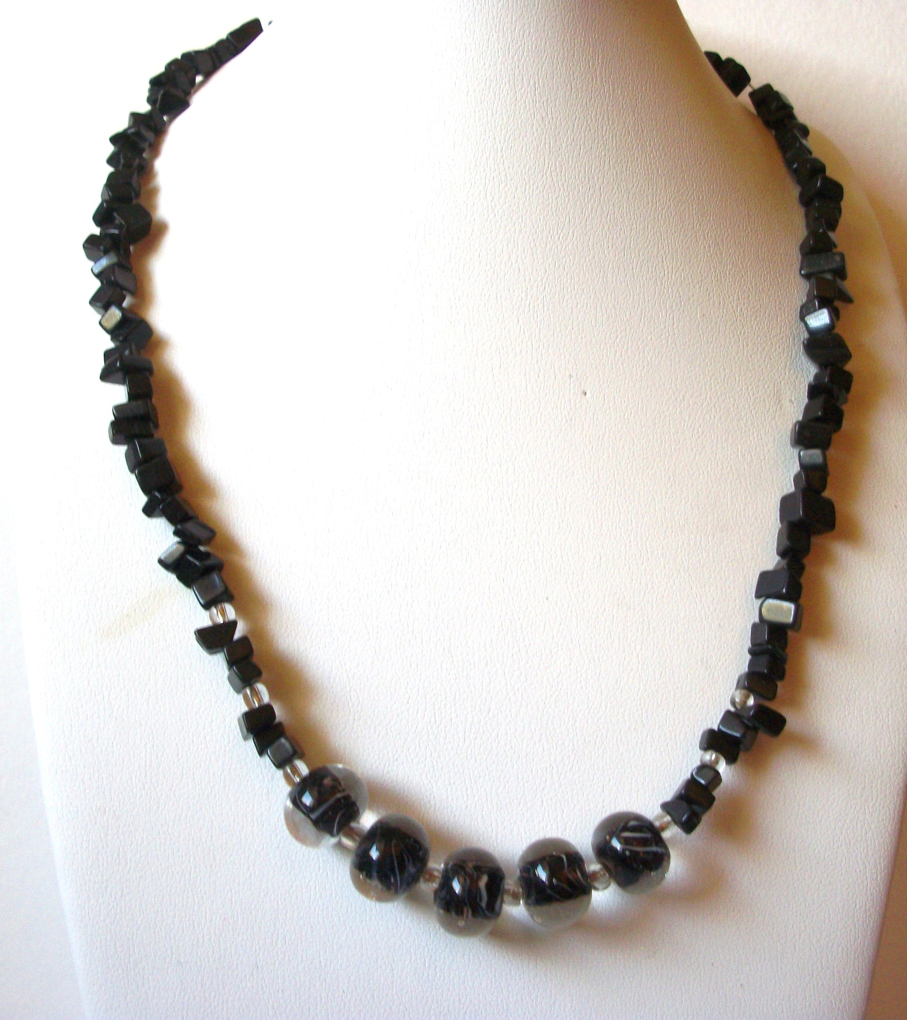 Retro Glass Shell Black Toned Necklace 91820