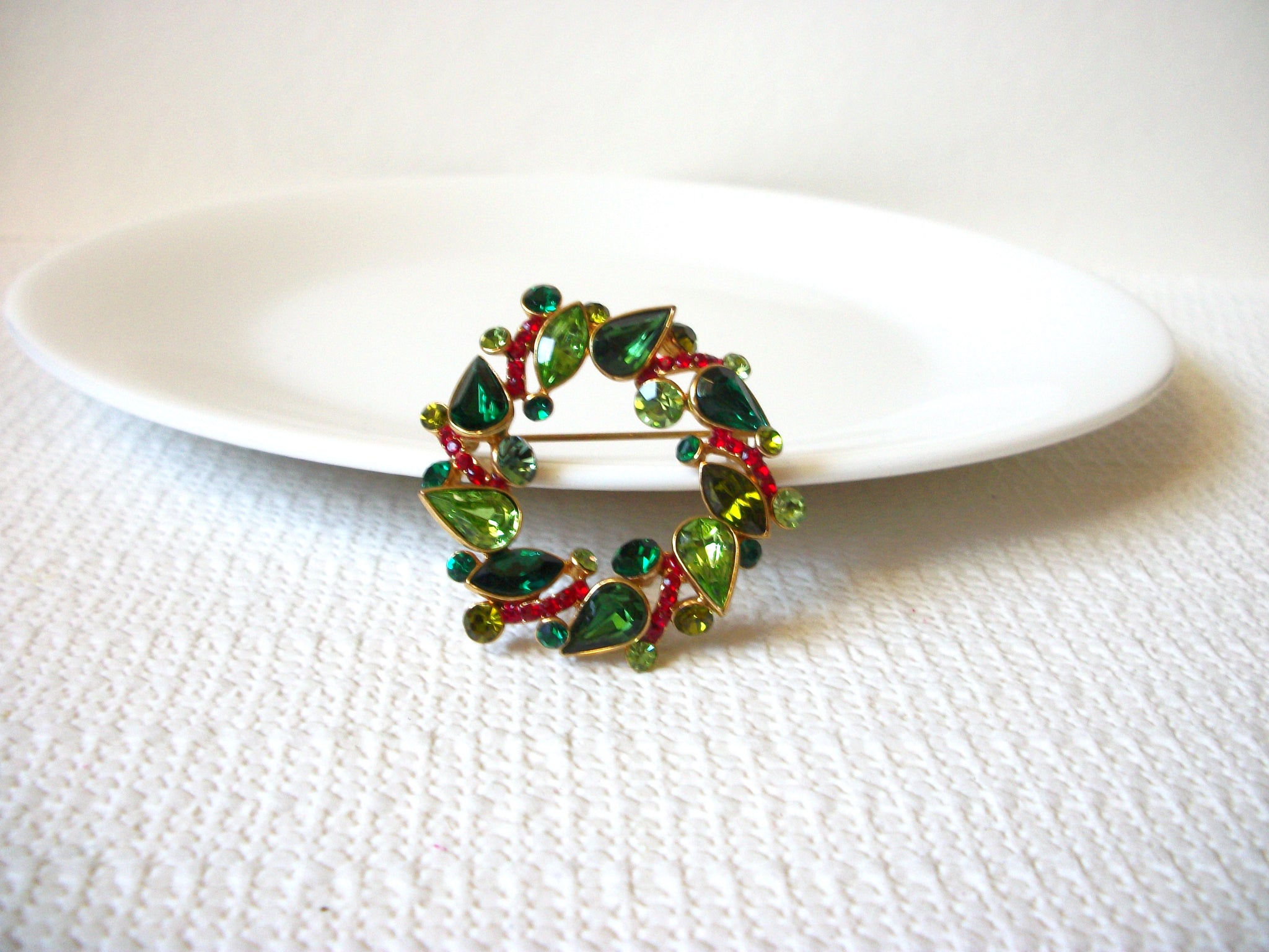 Retro Rhinestone Christmas Wreath Brooch Pin 92020