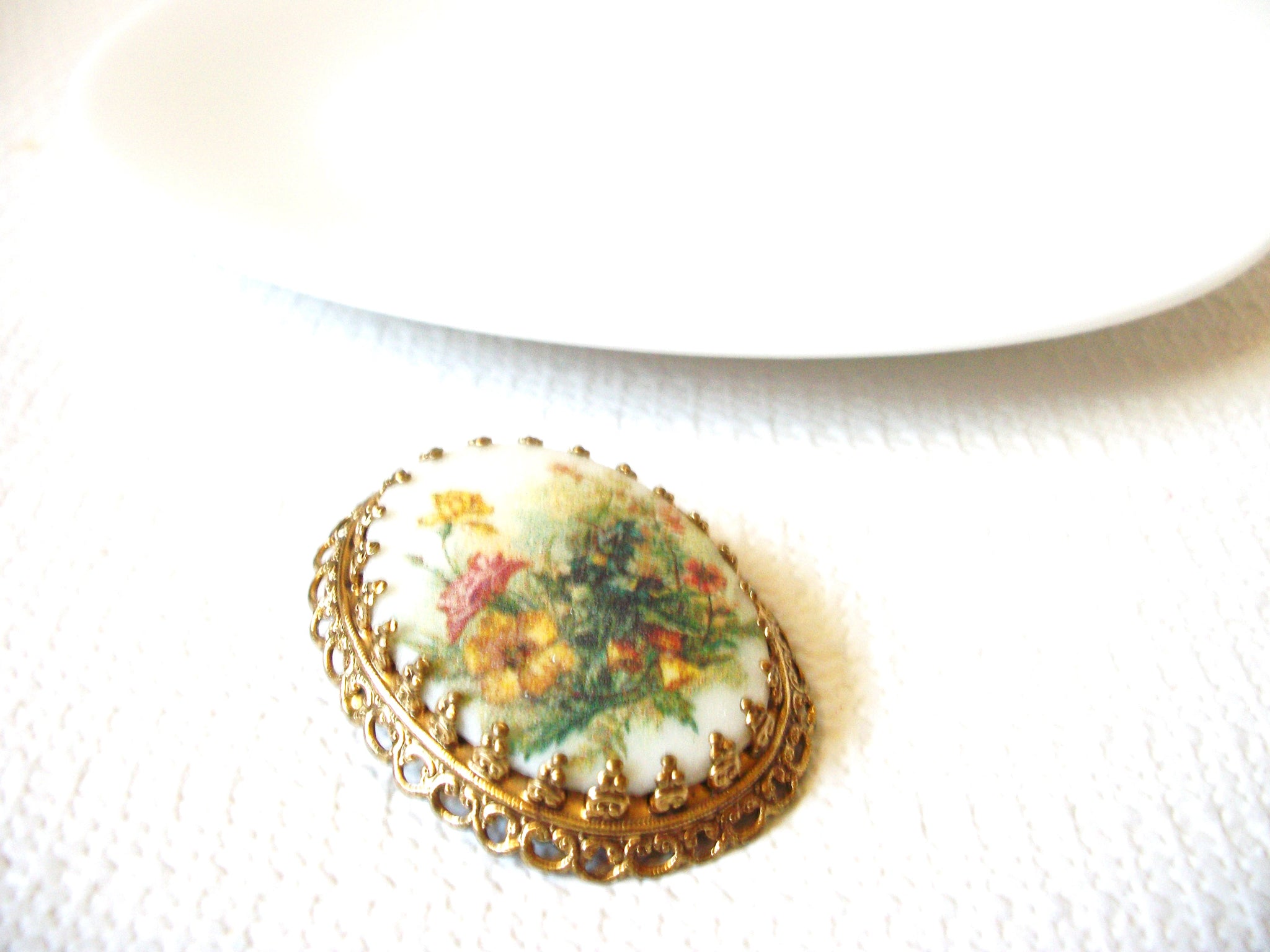 Vintage Hand Painted Stone Brooch Pin 92020