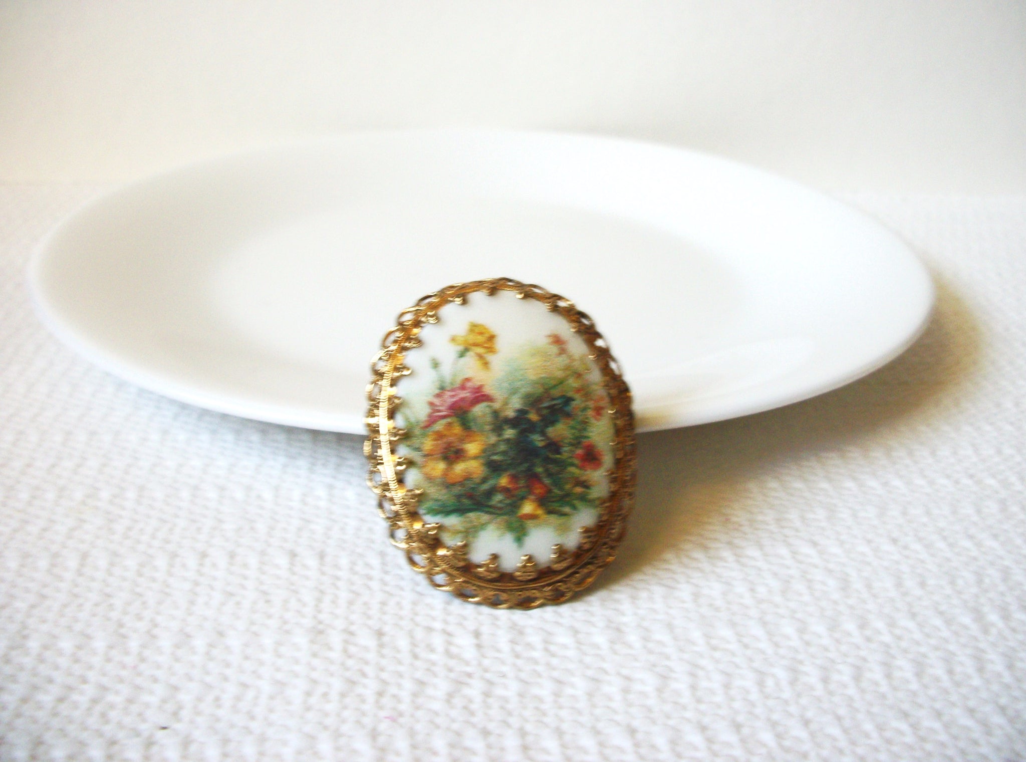 Vintage Hand Painted Stone Brooch Pin 92020