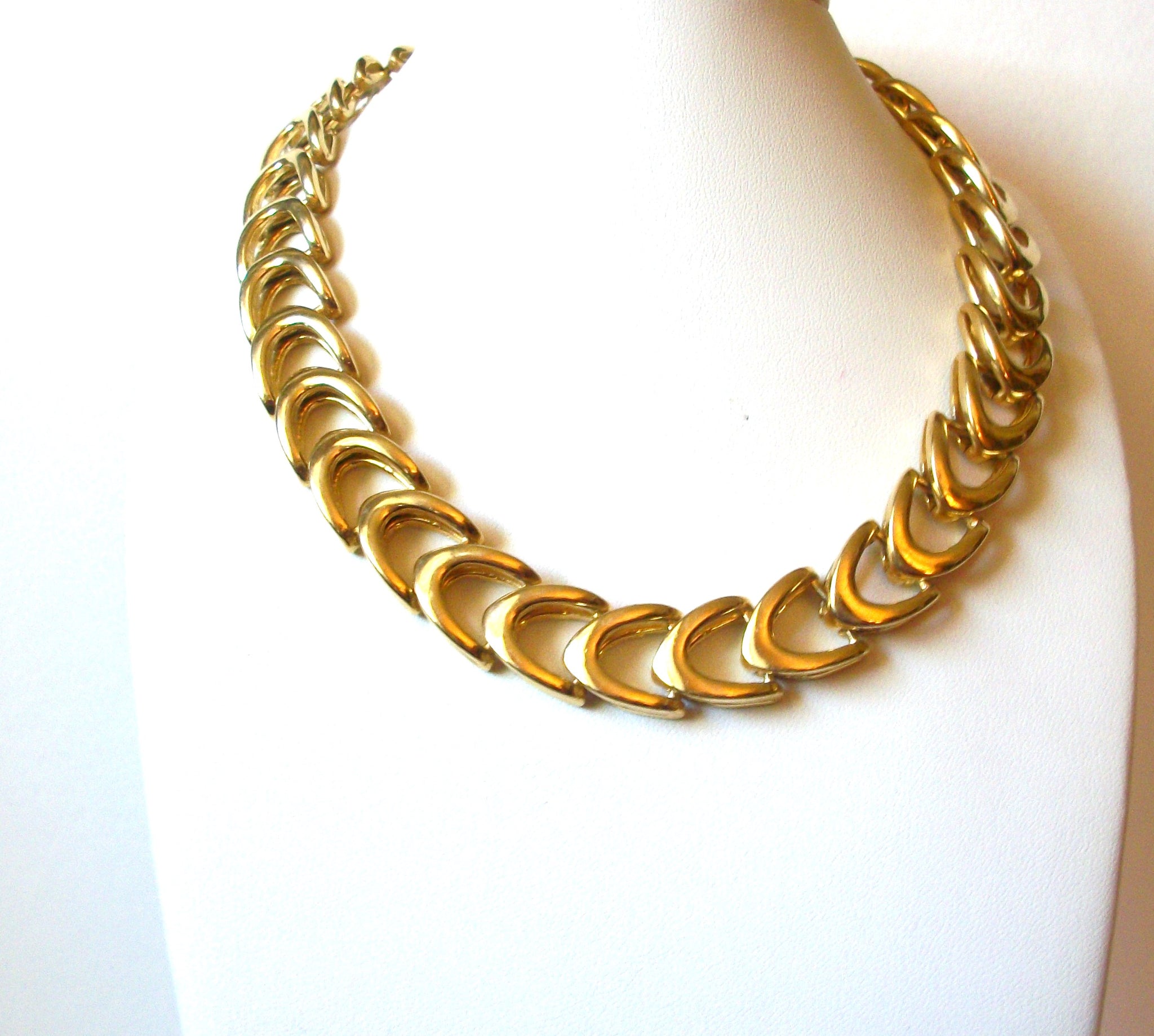 Retro Gold Toned Link Necklace 92020