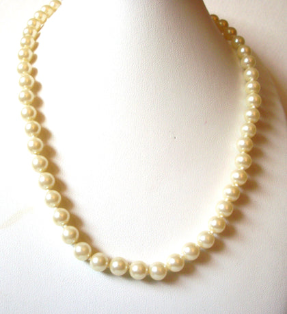 AVON Glass Pearl Necklace 92120