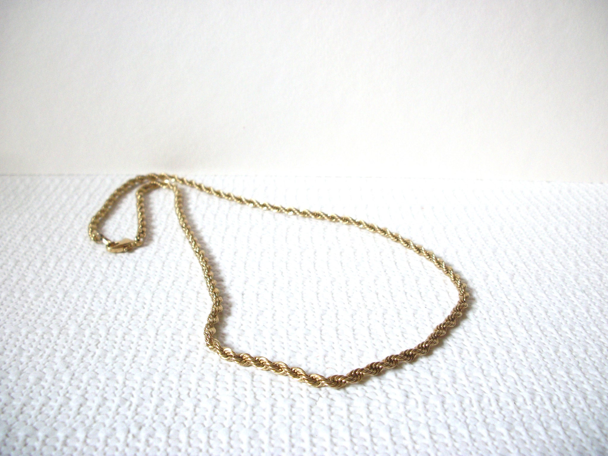Vintage Thin Rope Gold Toned Necklace 92220