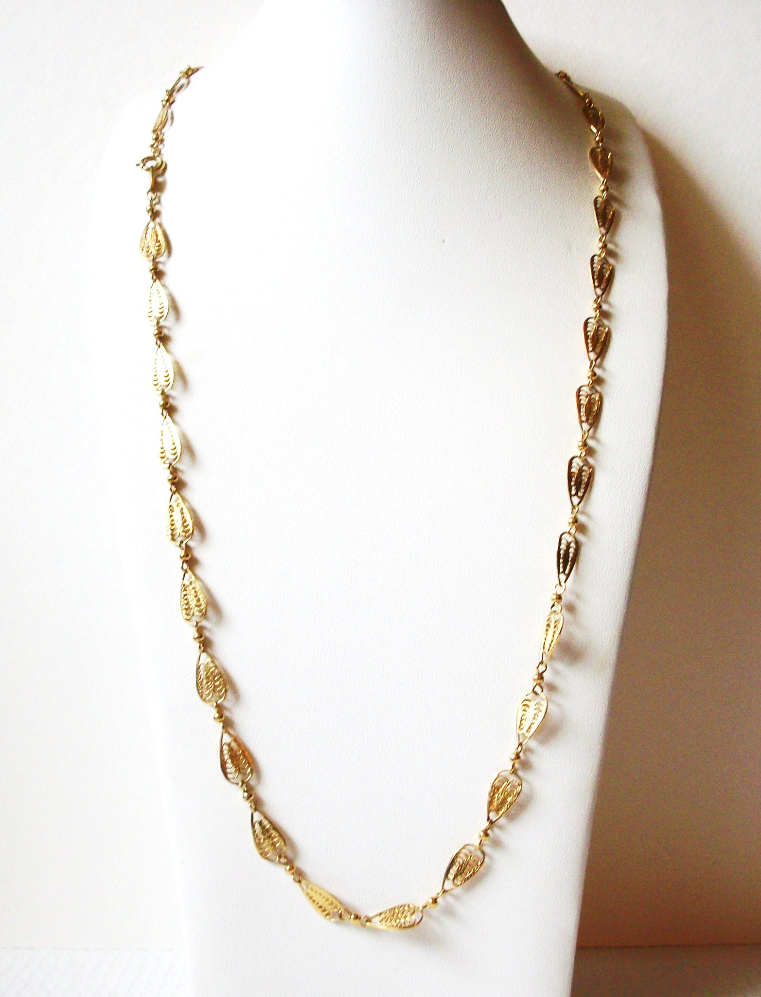 Vintage Gold Toned Filigree Necklace 92320