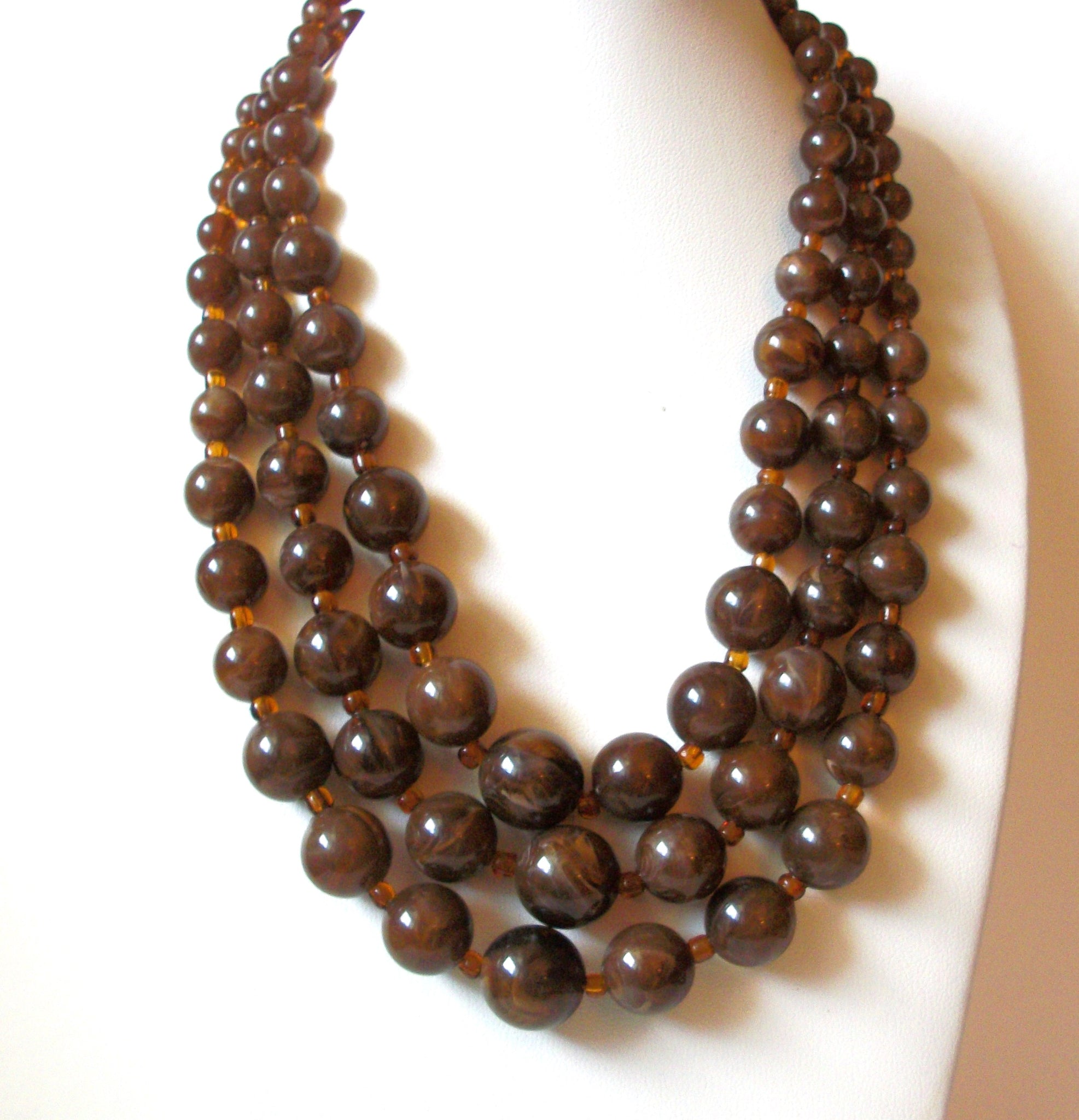 Vintage Brown Lucite Necklace 92420