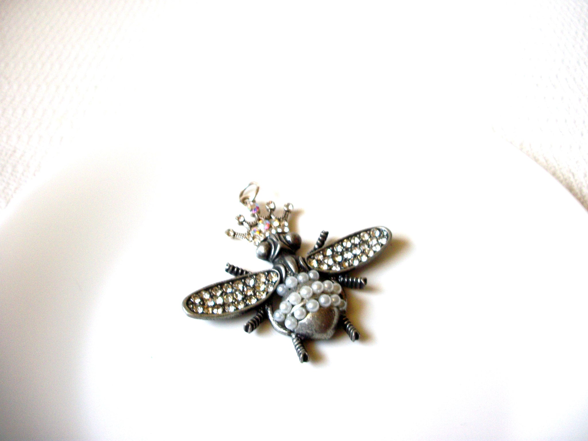 Vintage Pearl Queen Bee Pendant 92420