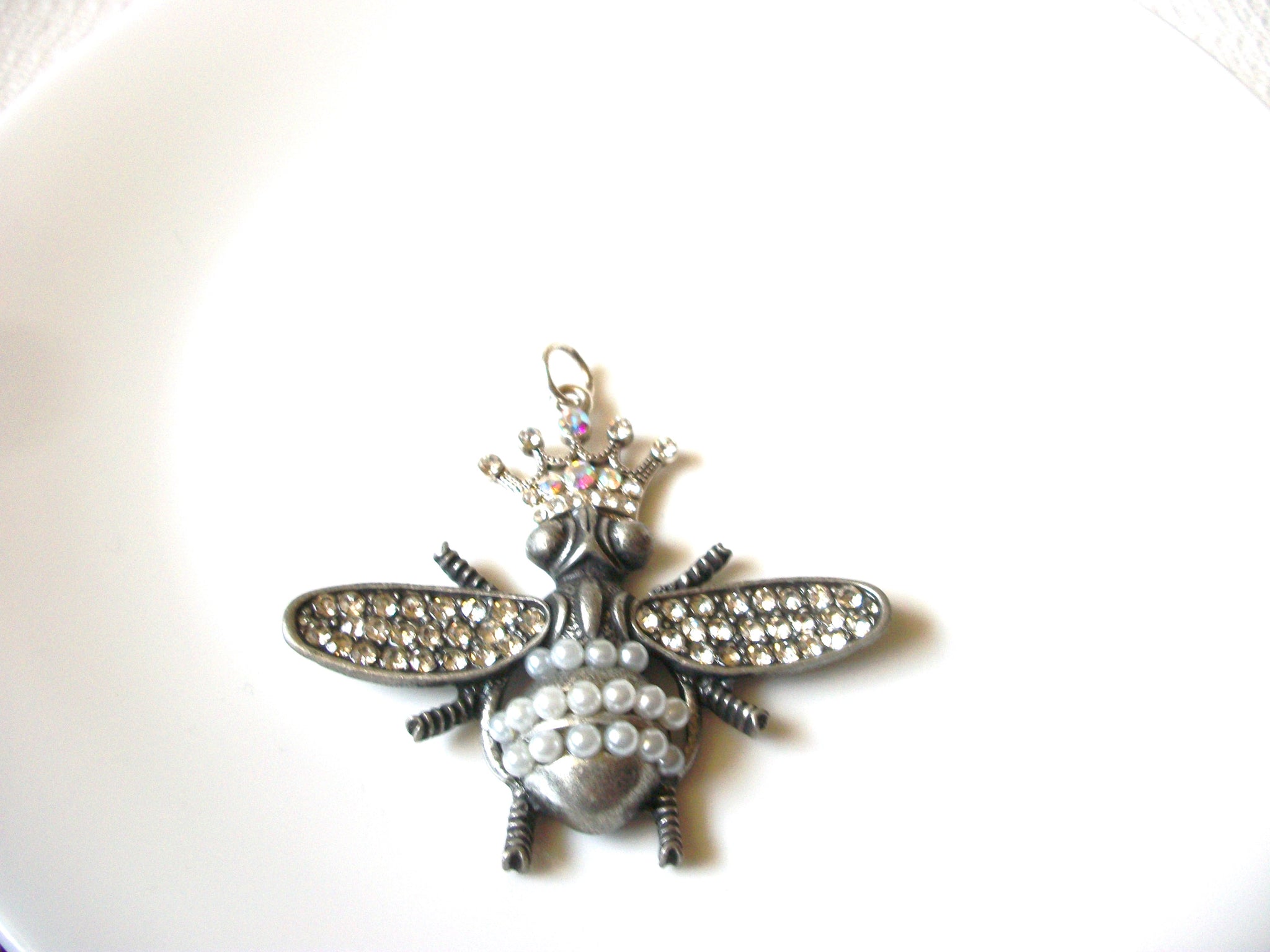 Vintage Pearl Queen Bee Pendant 92420