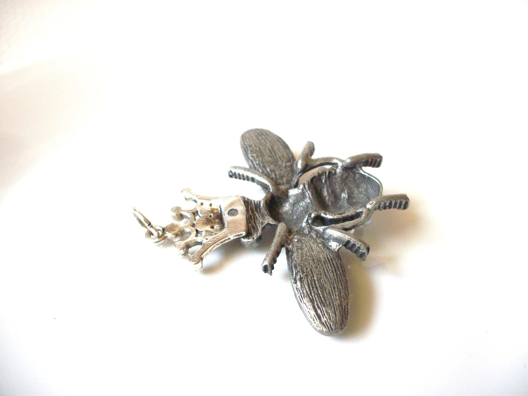 Vintage Pearl Queen Bee Pendant 92420