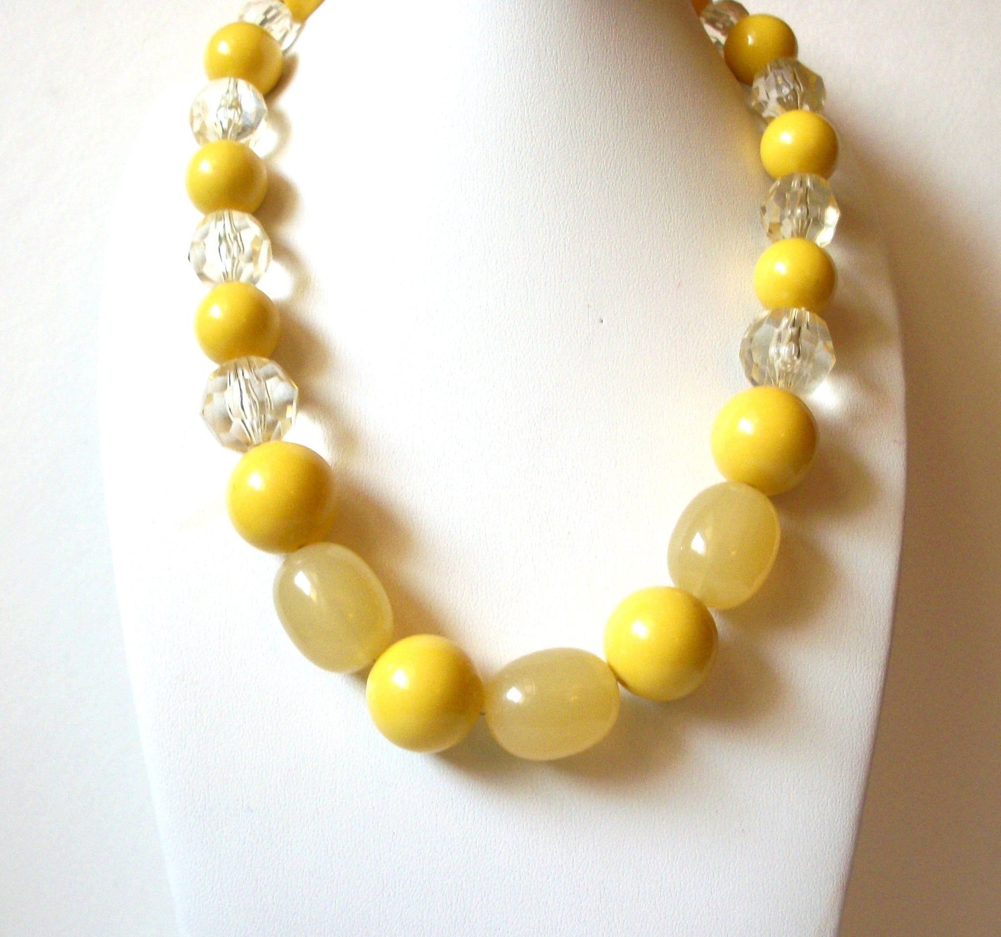 Retro Clear Yellow Chunky Necklace 92520