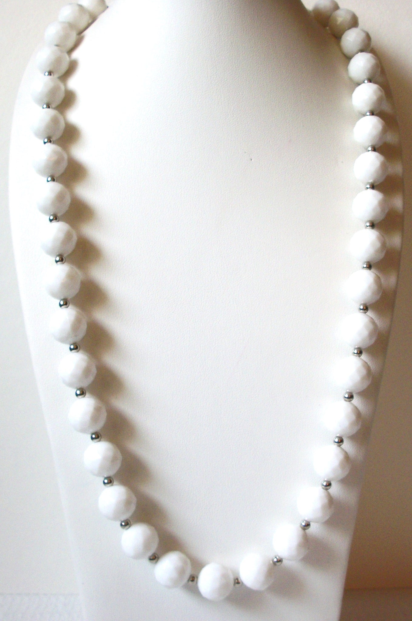 Retro White Beaded Necklace 92620