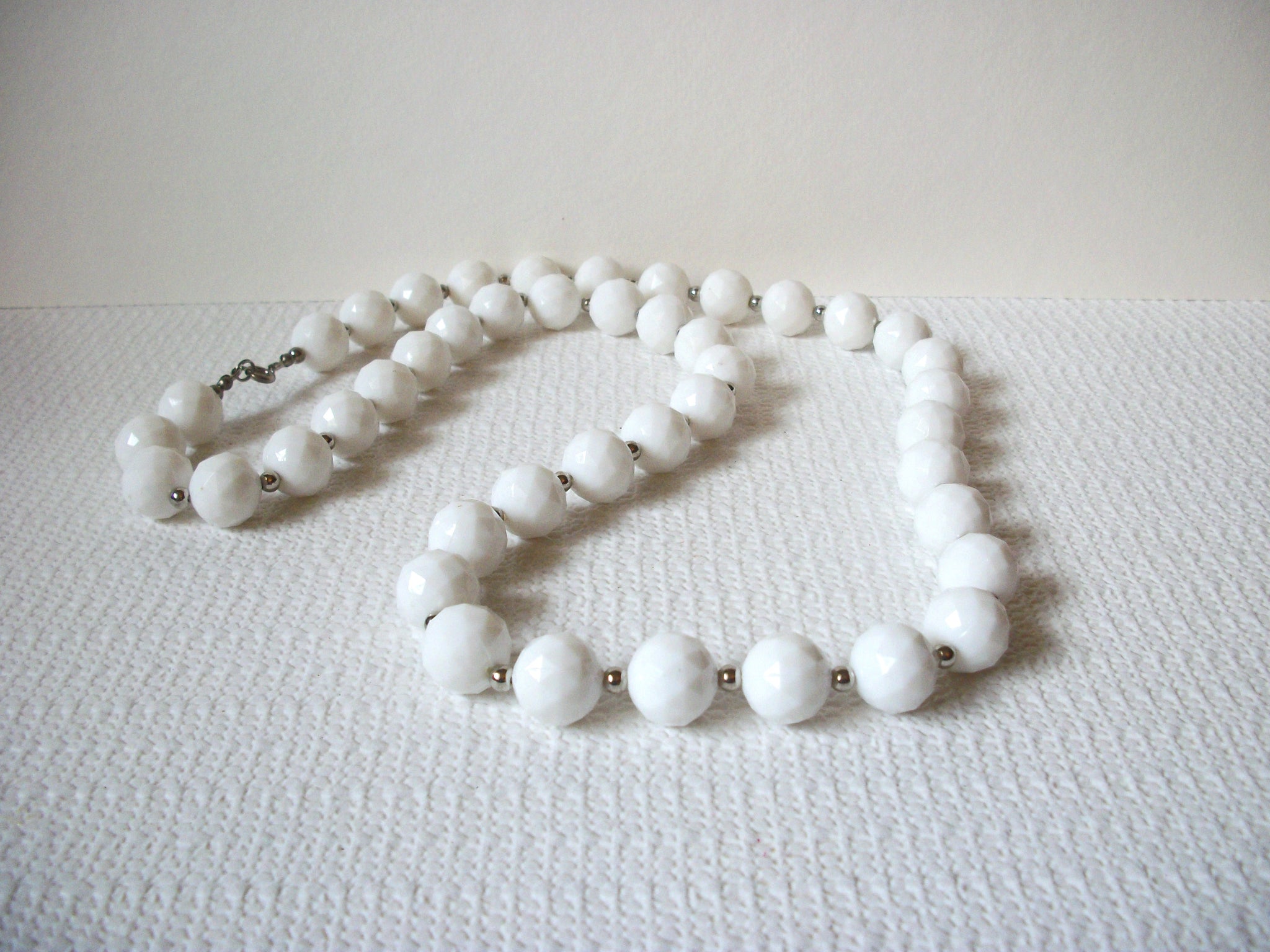 Retro White Beaded Necklace 92620