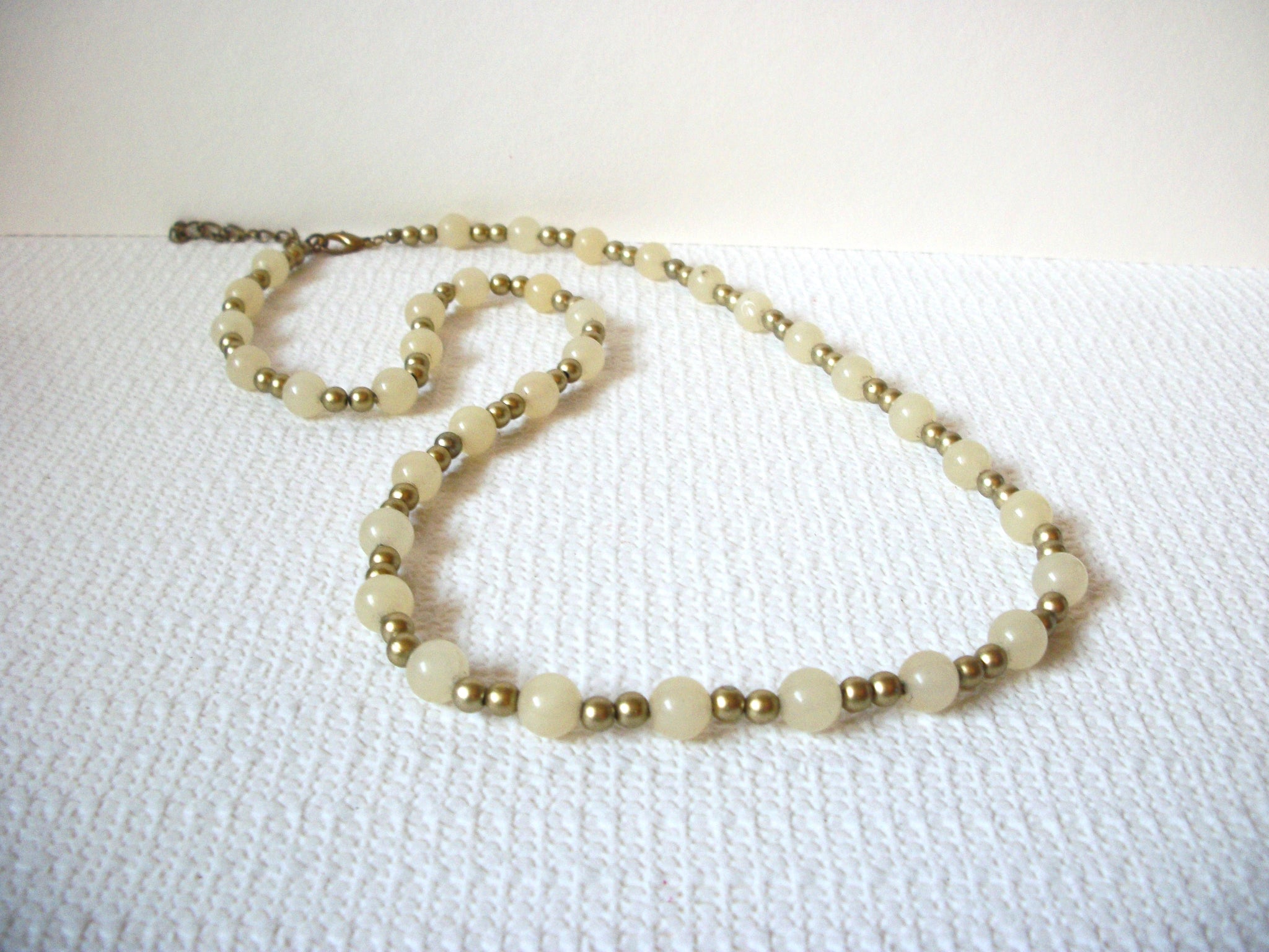 Vintage Frosted Glass Brass Necklace 92720