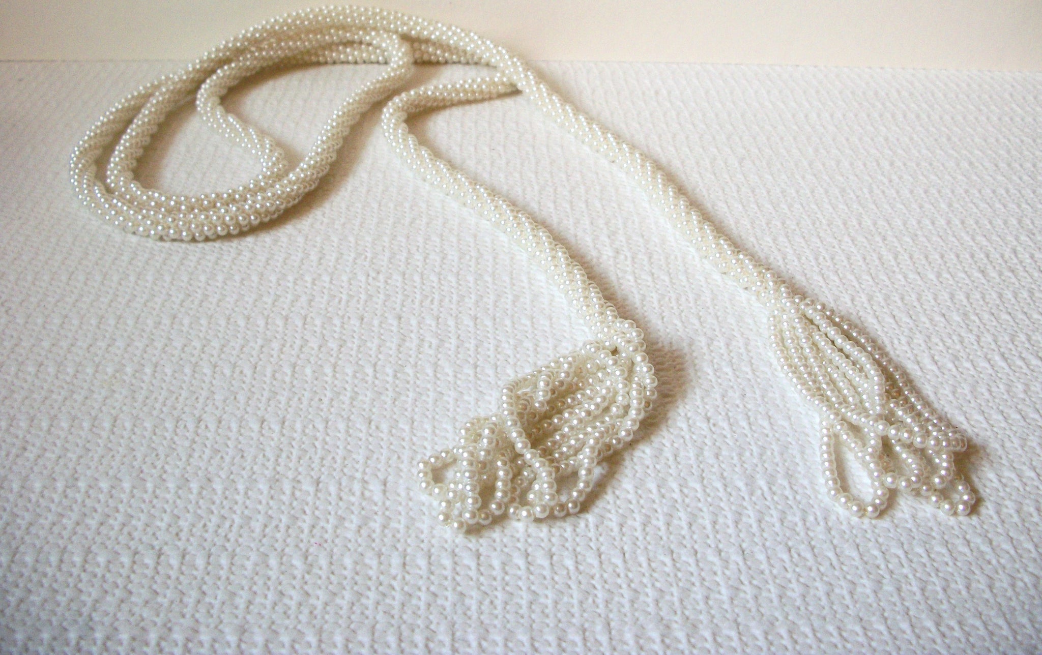 Vintage 48 Inch Glass Pearls Tassel Necklace 92620