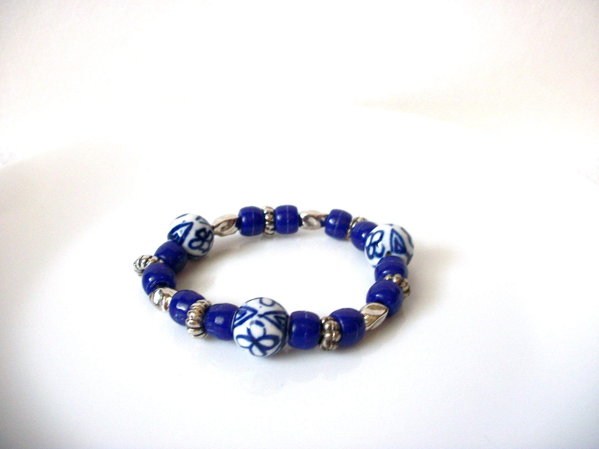 Retro White Blue Glass Bracelet 92720