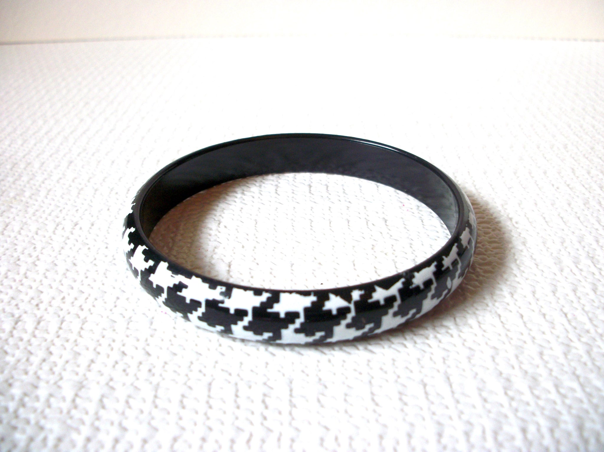 Retro Black White Bangle Bracelet 92920