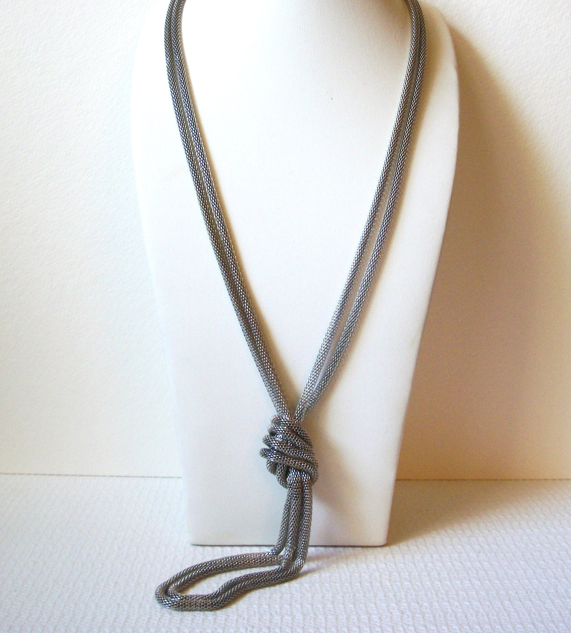 Retro Silver Toned Coil Necklace 93020