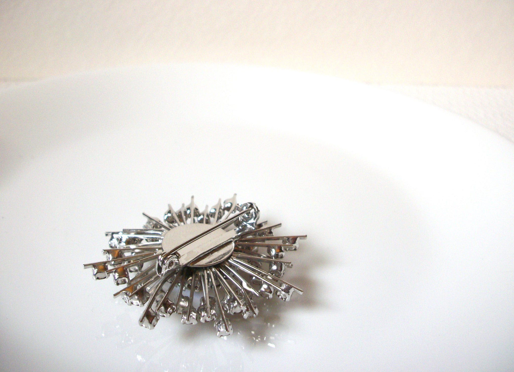 Vintage Rhinestones Snowflake Brooch Pin 100120