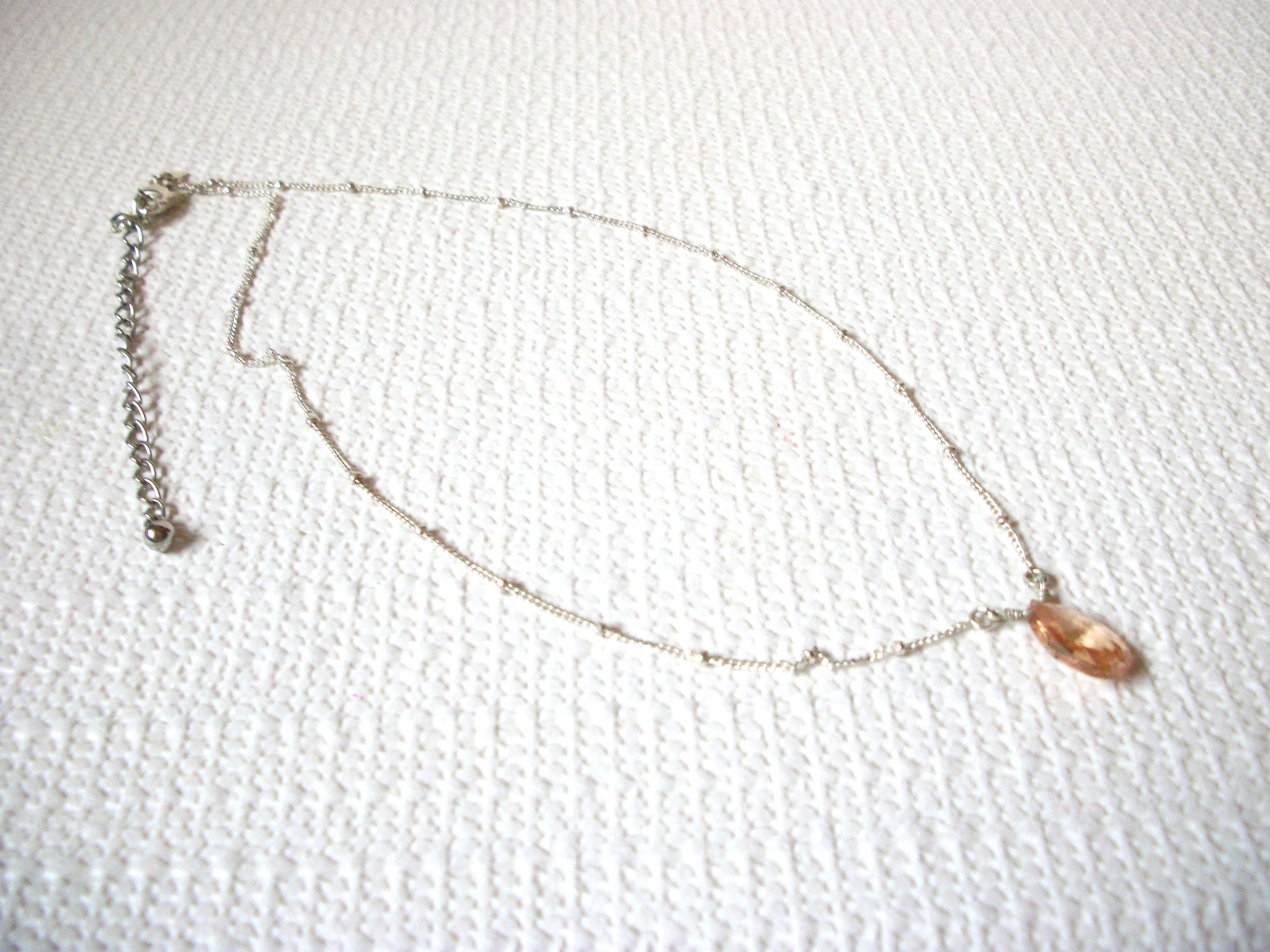 AVON Glass Necklace 100120