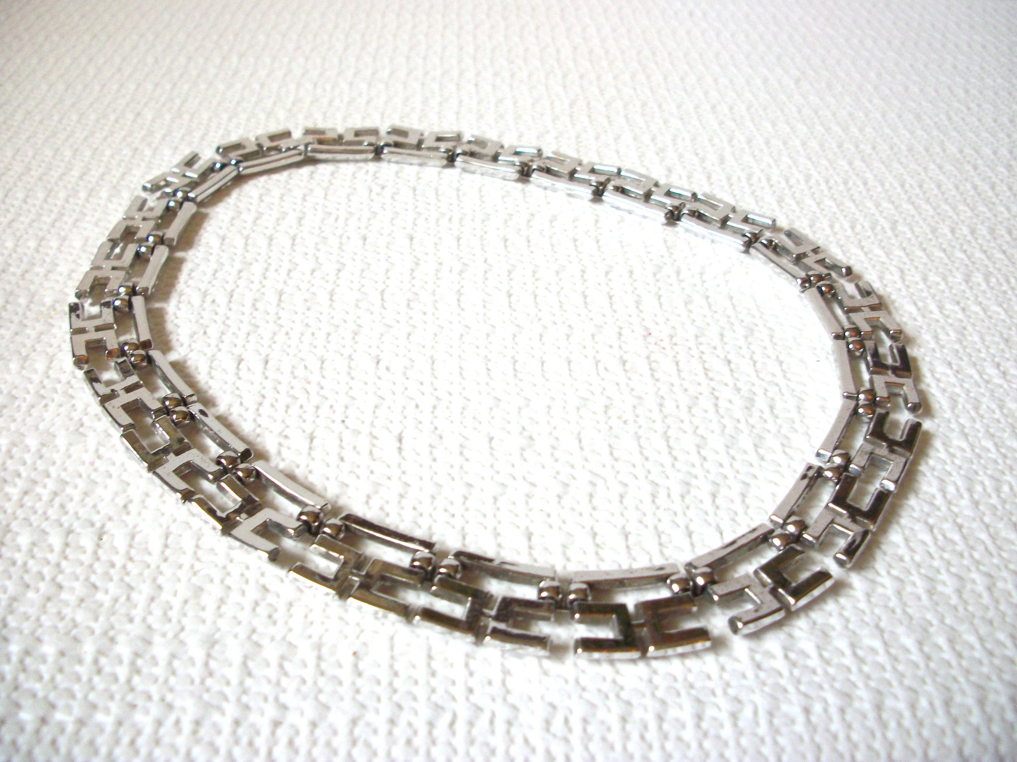 Retro Silver Toned Link Necklace 100120