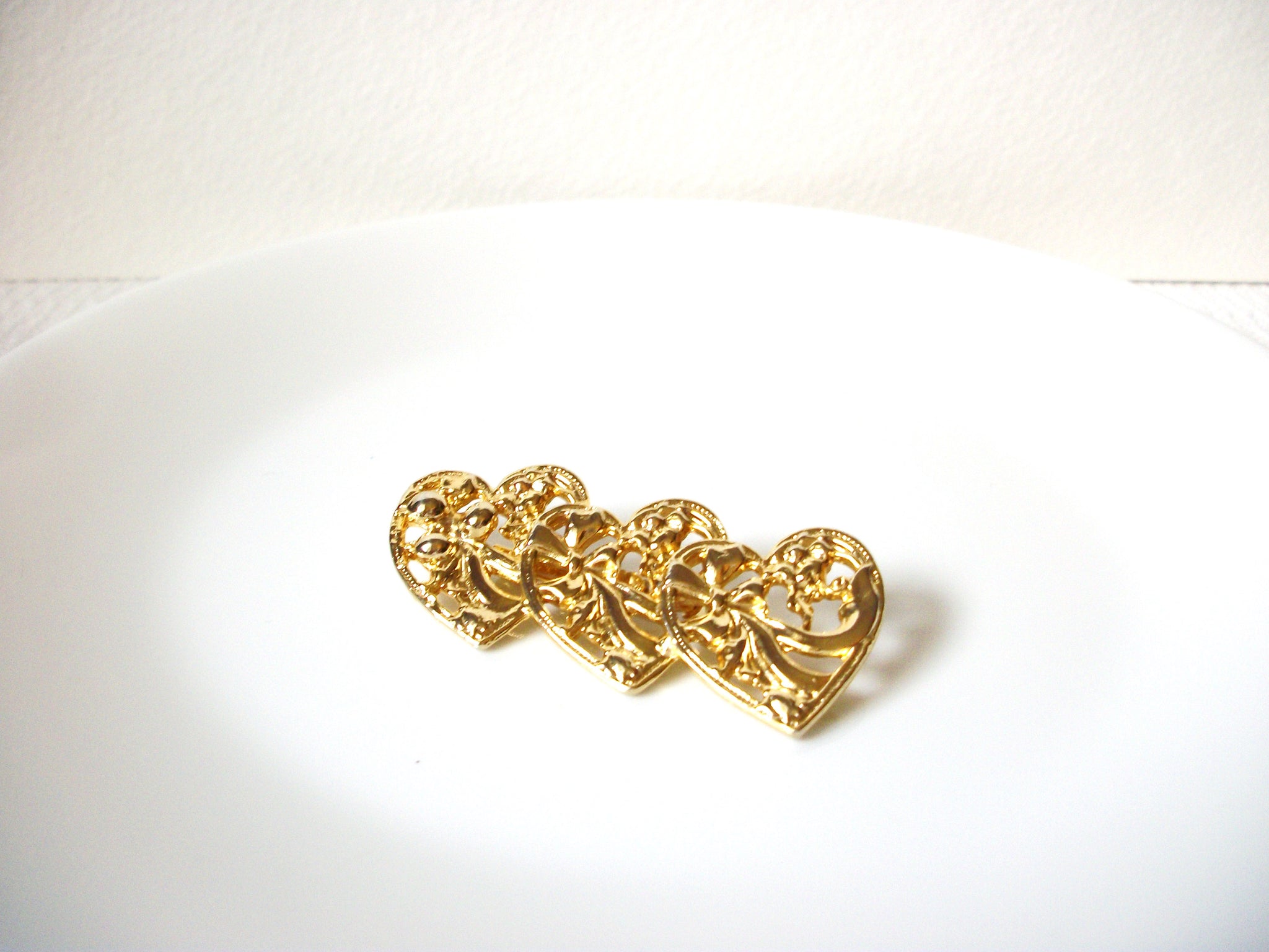 Vintage Gold Toned Three Hearts Brooch Pin 100220