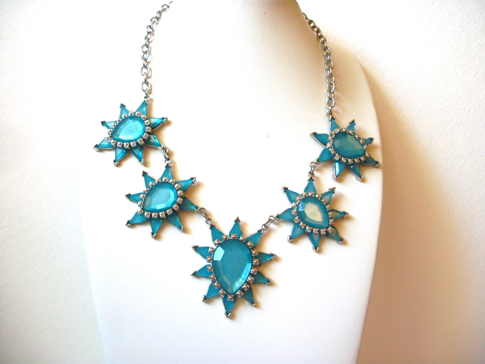 Retro Blue Moon Glow Necklace 100420