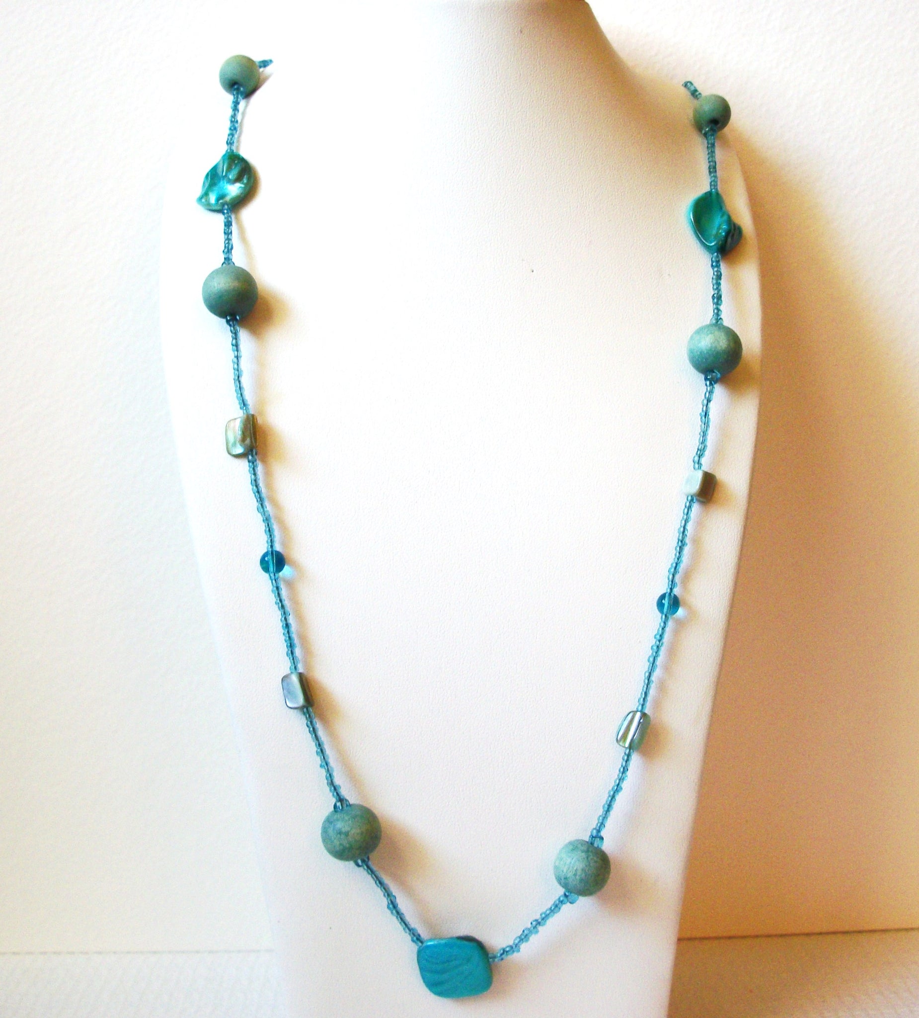 Retro Turquoise Blue Green Shell Wood Necklace 100420