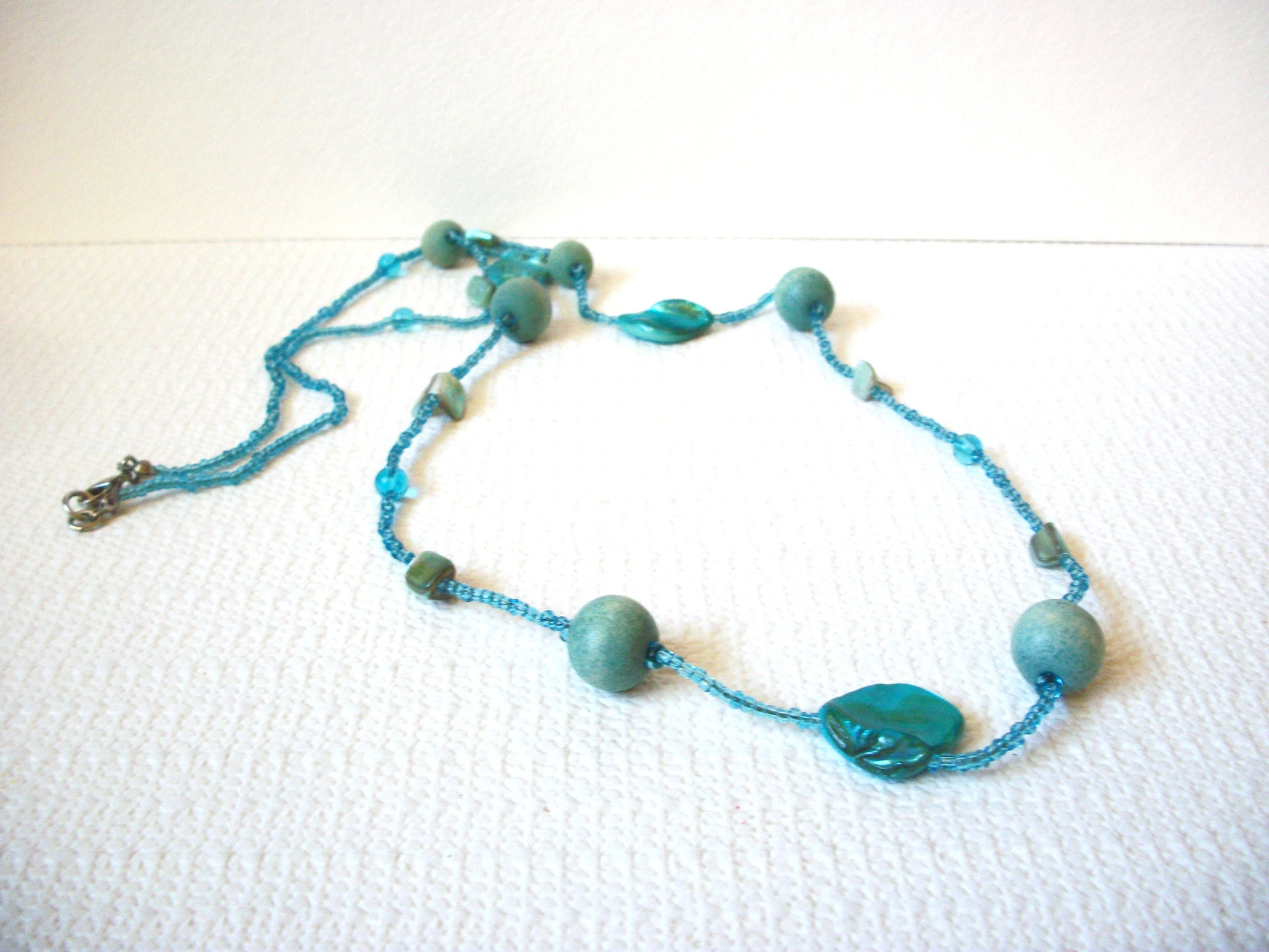 Retro Turquoise Blue Green Shell Wood Necklace 100420