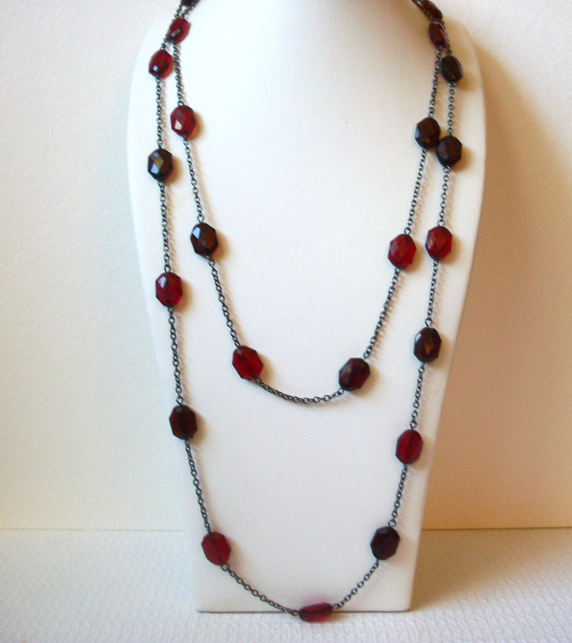 Retro Red Necklace  100320