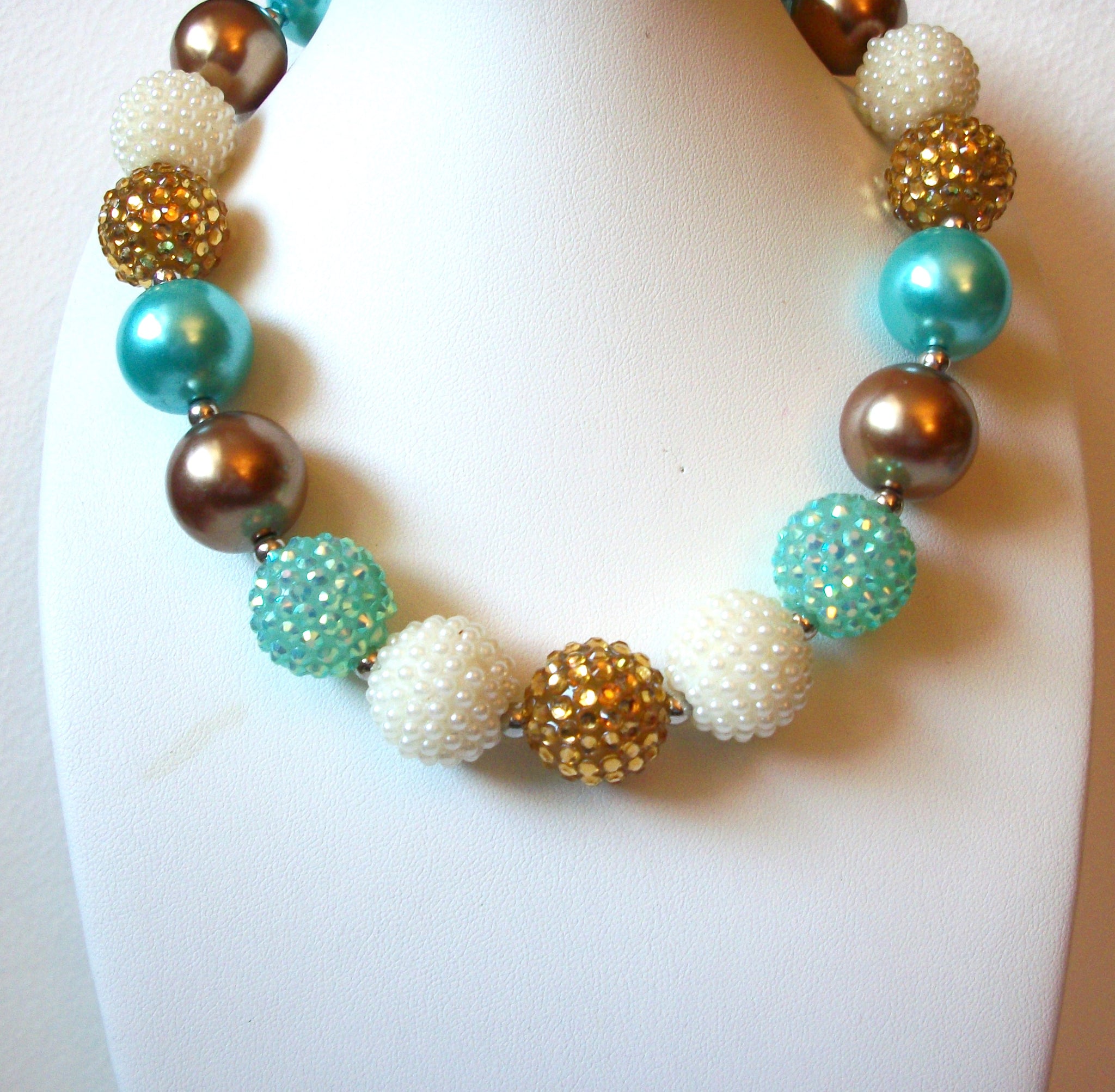 Retro Blue Gold White Necklace 100420